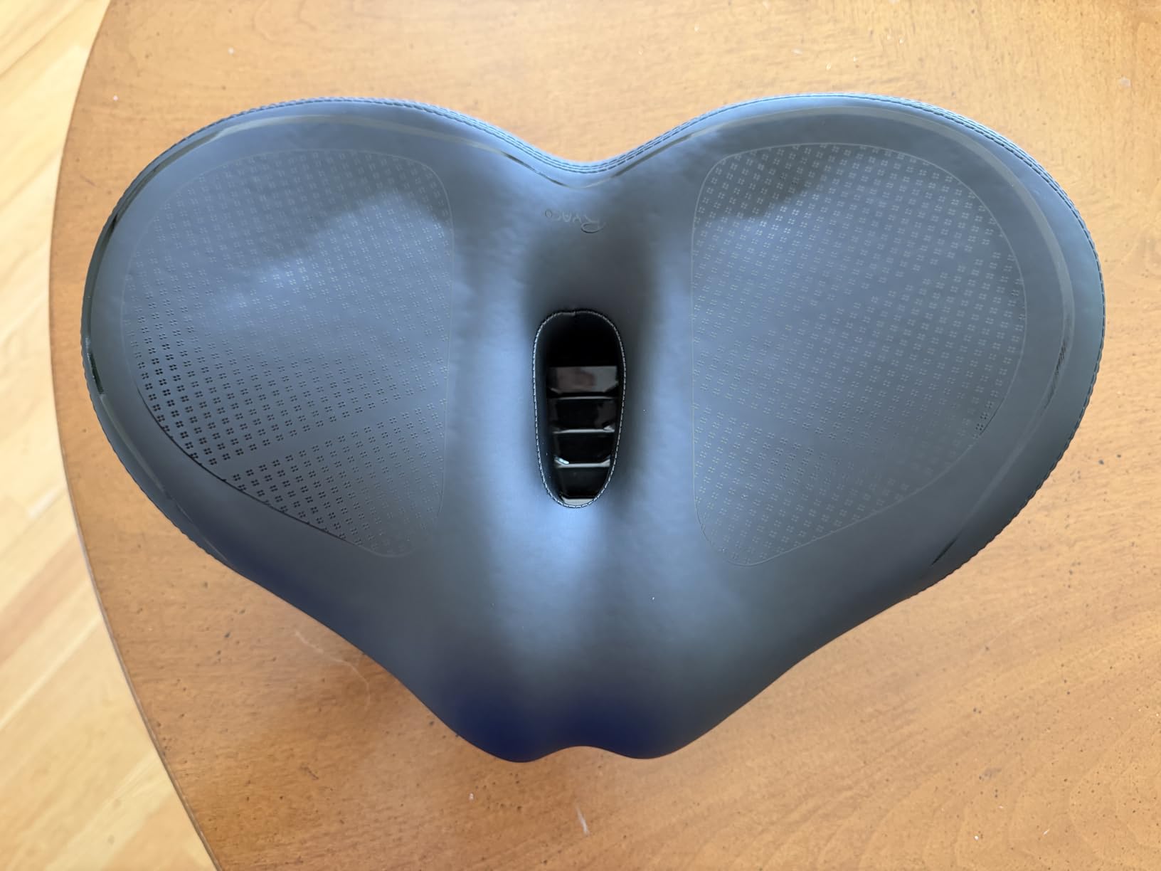 RYACO Noseless Bike Seat Cushion for Men Women, Oversized Bike Seat, Extra Comfort Seat Cushion for Exercise Road Stationary Electric Cruiser Bikes customer photo 1