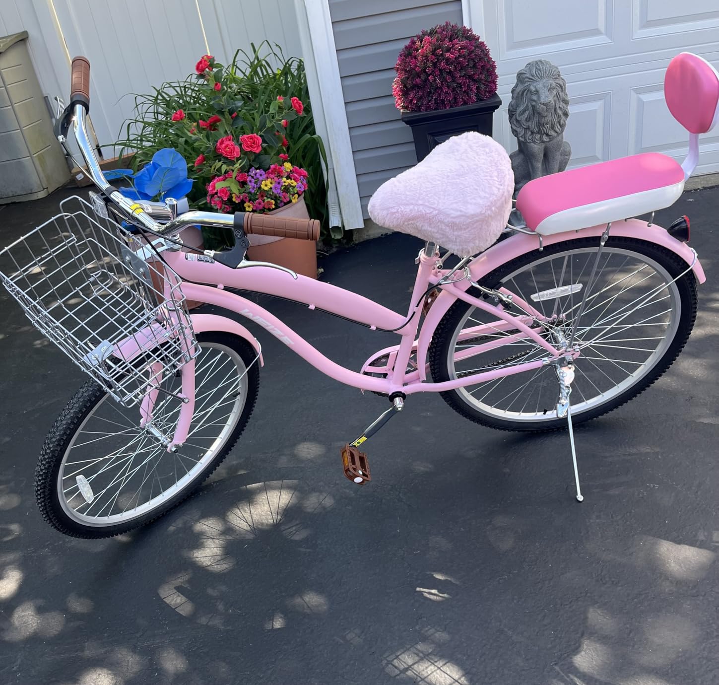 WEIZE Beach Cruiser Bike, 24 26 inch Commuter Bicycle for Adult Men and Women, Front & Rear Fenders, Comfortable City Bikes with Rear Rack&Basket, Ergonomic Upright Design customer photo 1