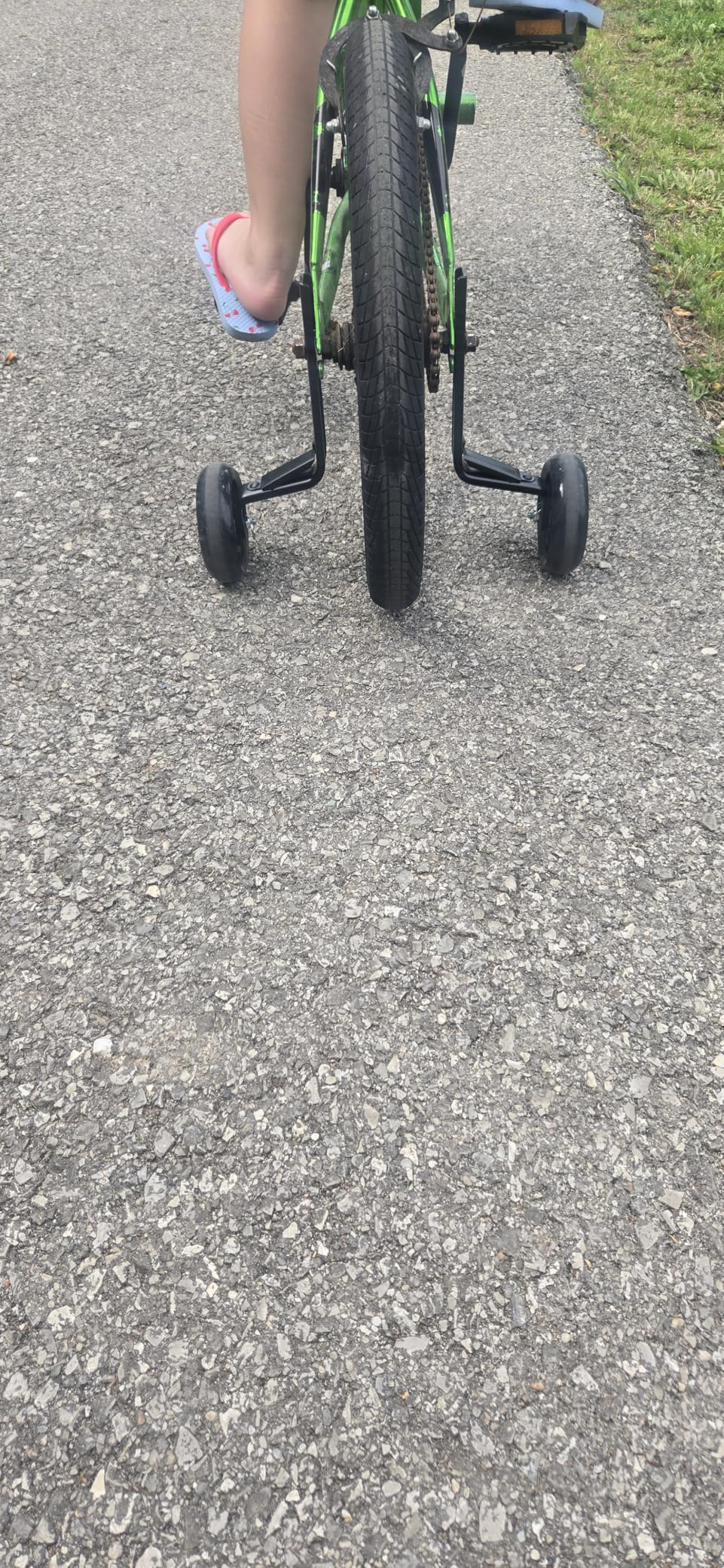Bike Training Wheels for Kids Bike, High-Strength Arm, Upgraded Durability, Easy Install, Bicycle Training Wheels for 20 inch Bike 18 16 14 12 Universal【For Single-Speed, Long Axle Only】 customer photo 1