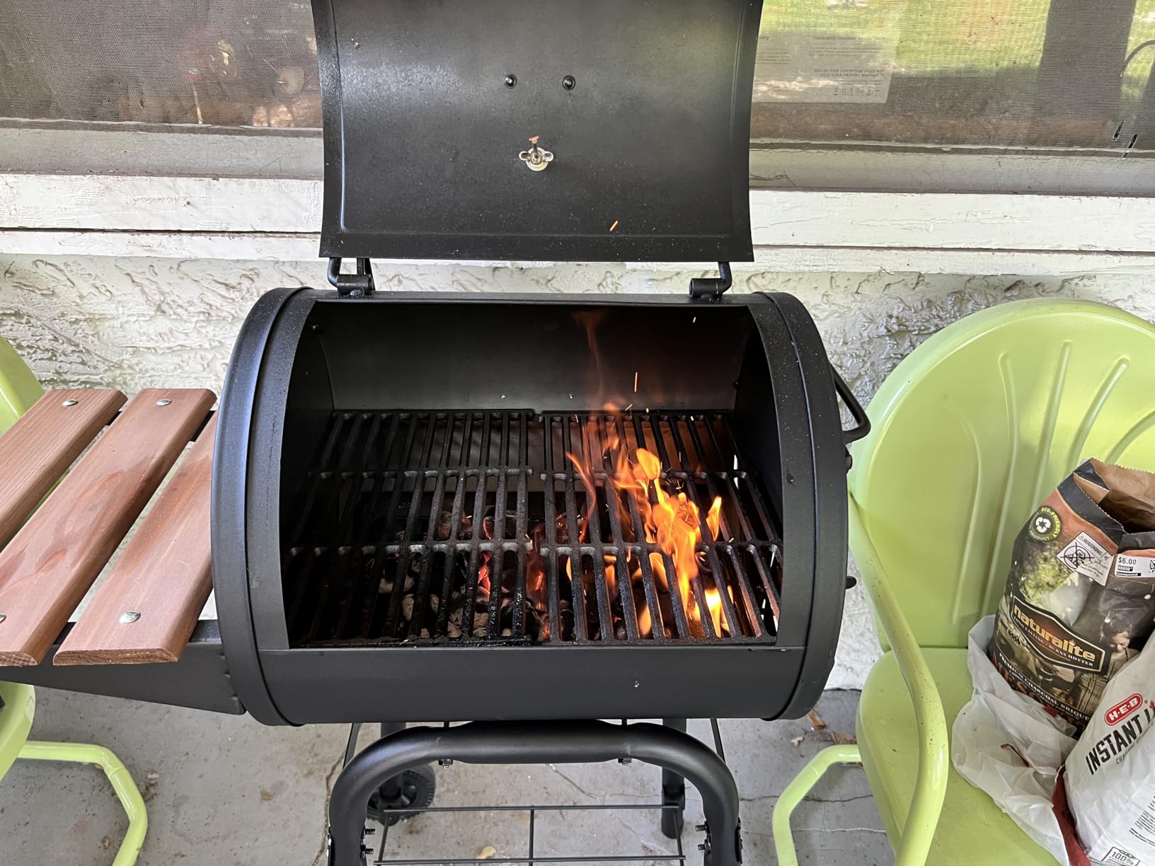 Char-Griller® Patio Pro Charcoal Grill and Smoker with Cast Iron Grates, Premium Wood Shelf and Damper Control, 250 Cooking Square Inches in Black, Model E1515 customer photo 1