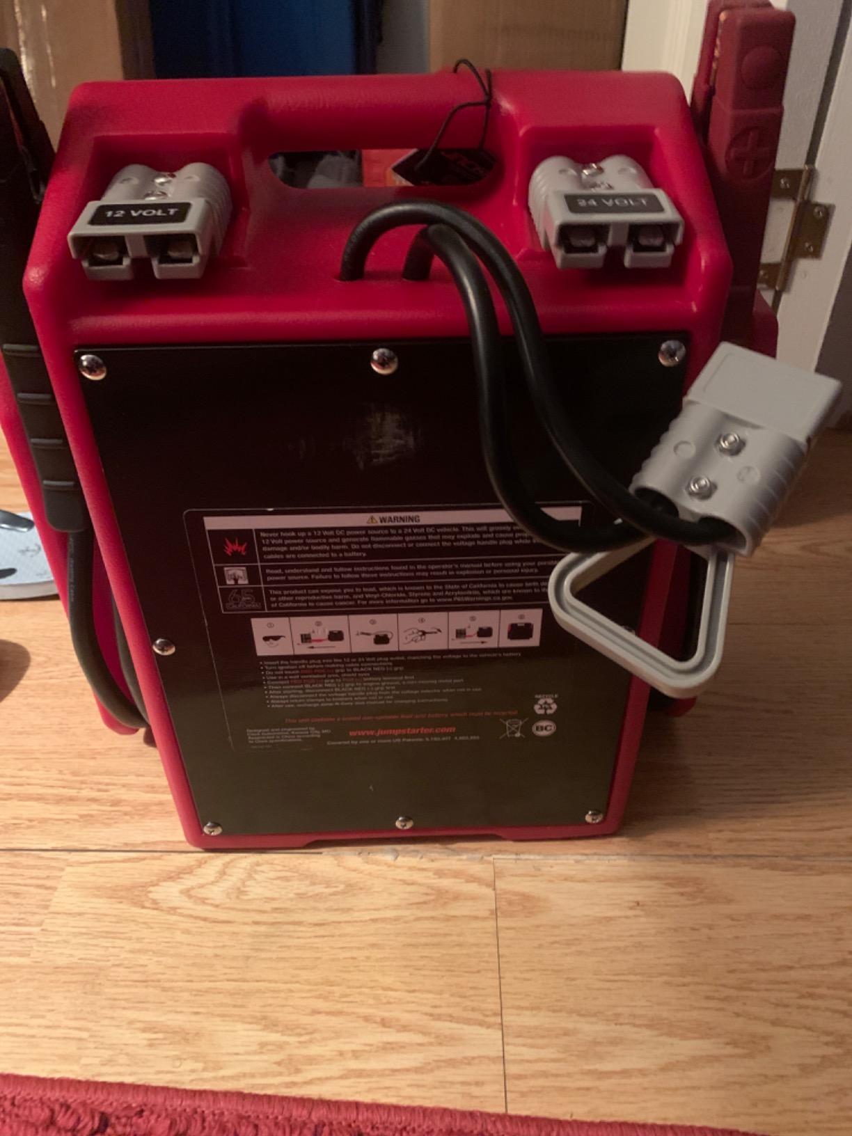 Clore Automotive Jump-N-Carry JNC1224 3400/1700 Peak Amp 12/24V Jump Starter customer photo 2