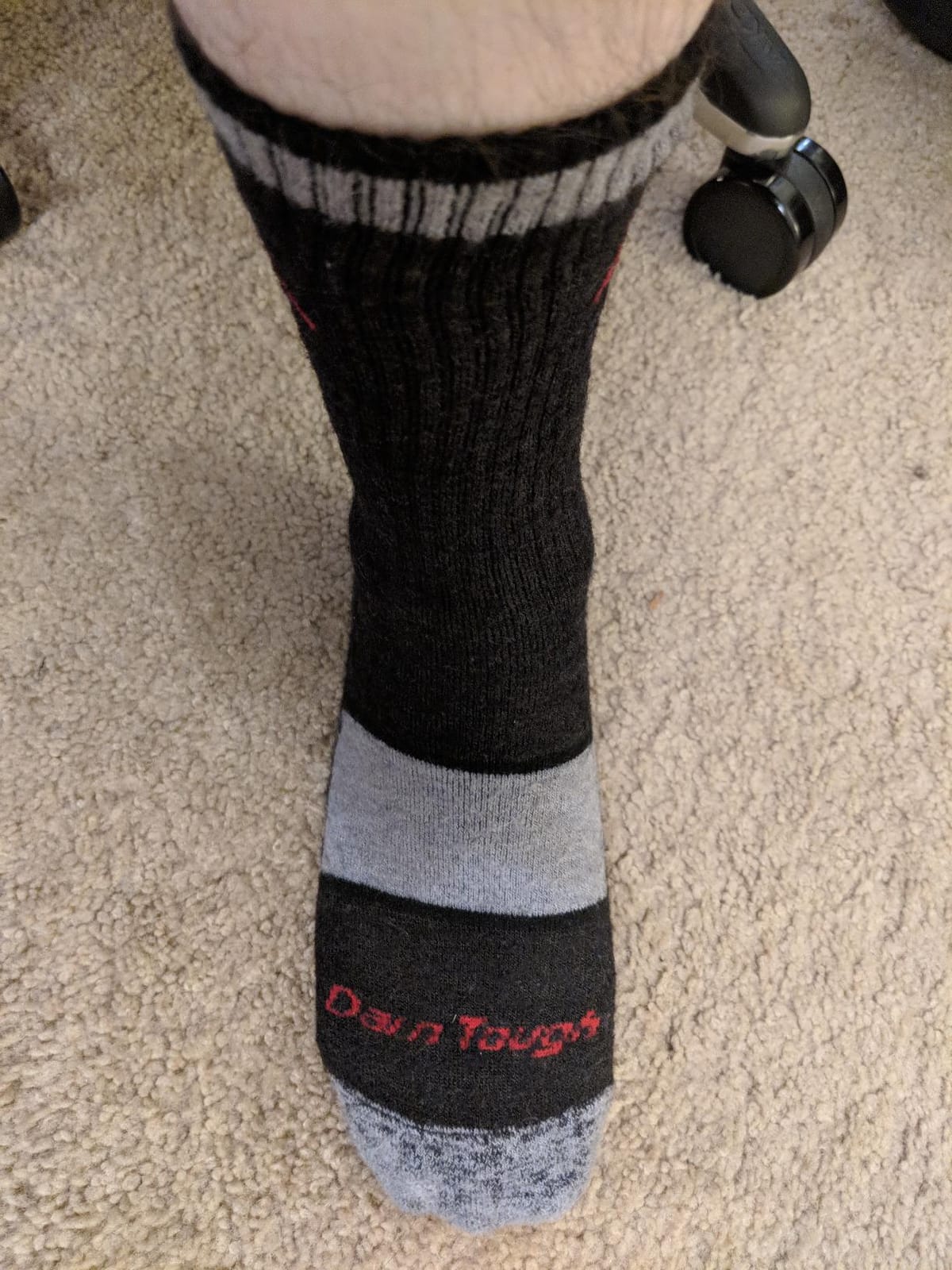 Darn Tough Vermont Men's Hiker Boot Midweight Full Cushion Socks (1405) customer photo 1