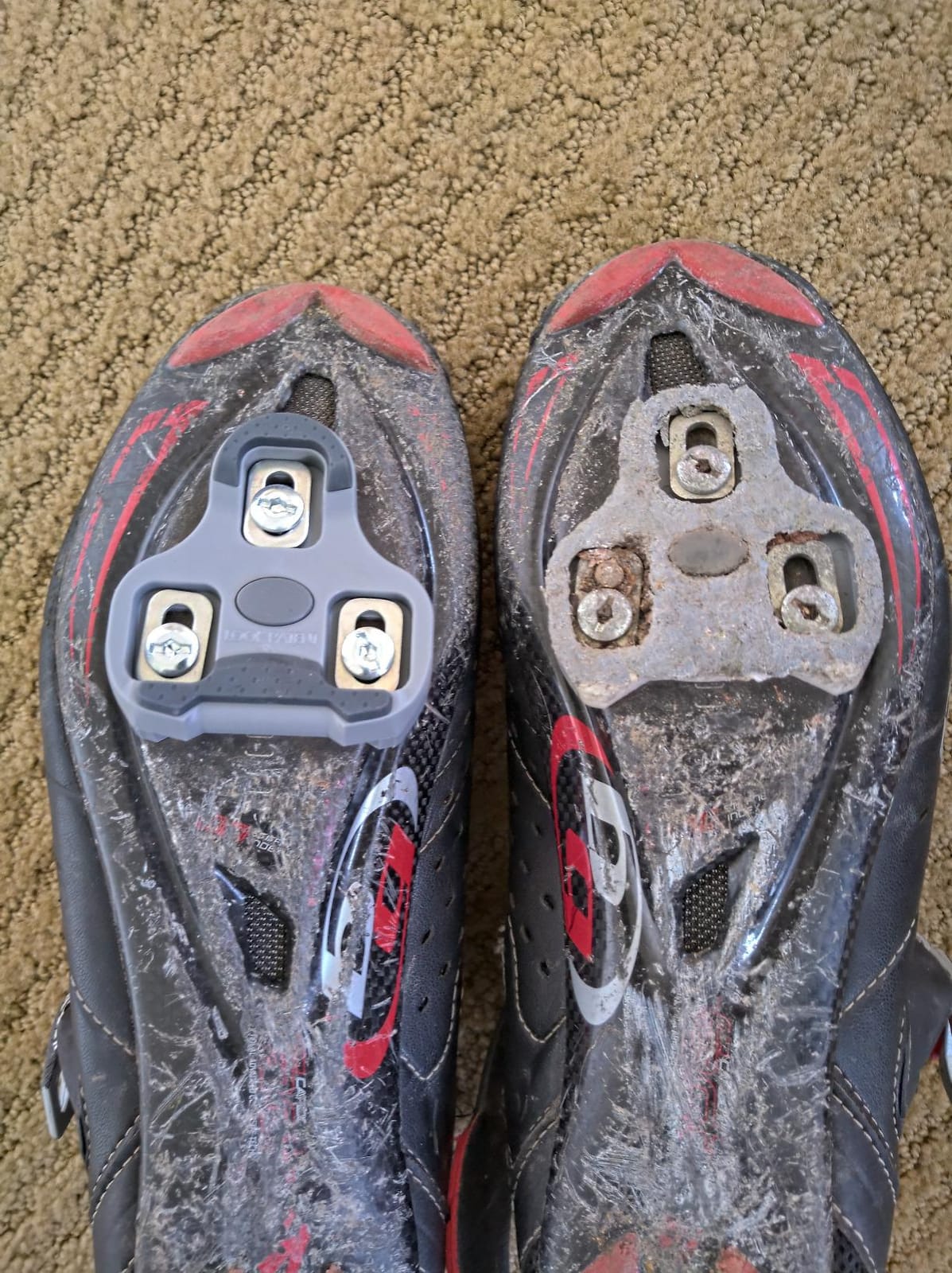 Look Cycle - KEO Grip Cycling Cleats with Memory Positioner Function - Compatible with All Pedals on The Market - Anti-Slip TPU Surface customer photo 1