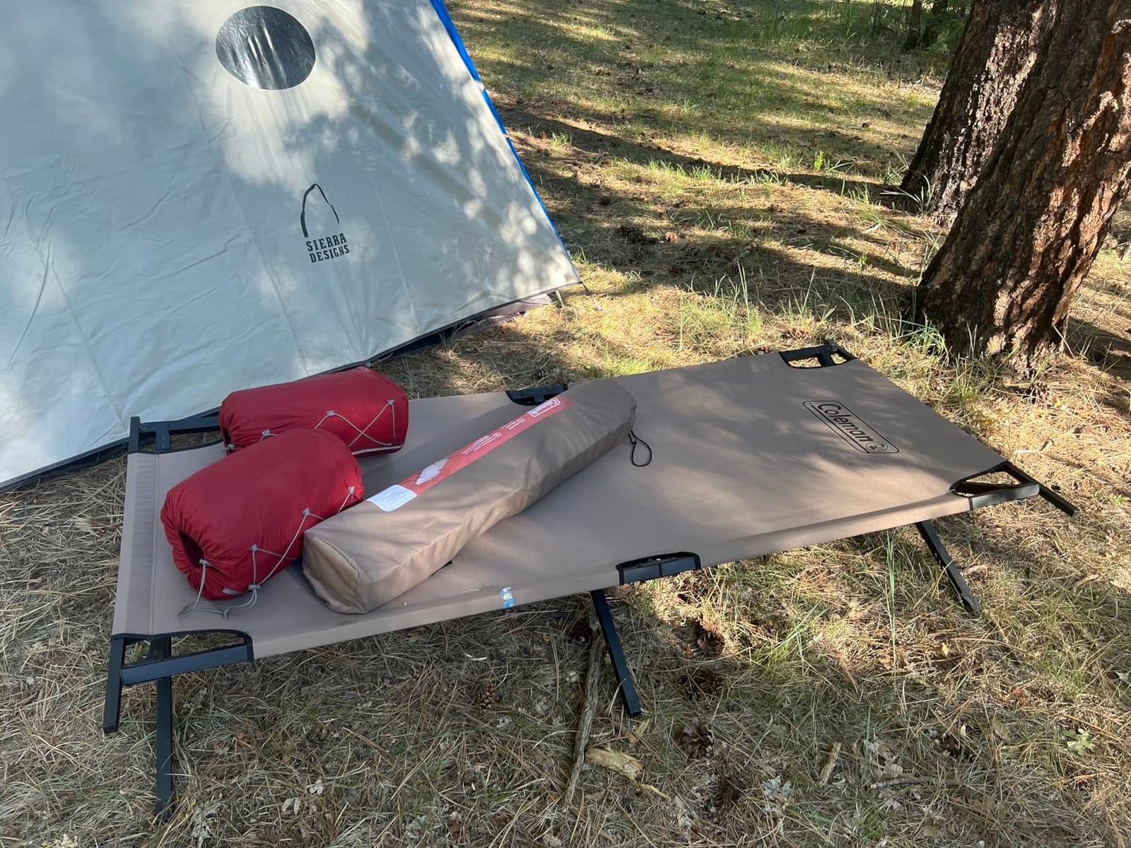 Coleman Trailhead II Large Folding Cot with Easy Setup & Takedown, Supports Adults up to 6ft 2in or 300lbs customer photo 2