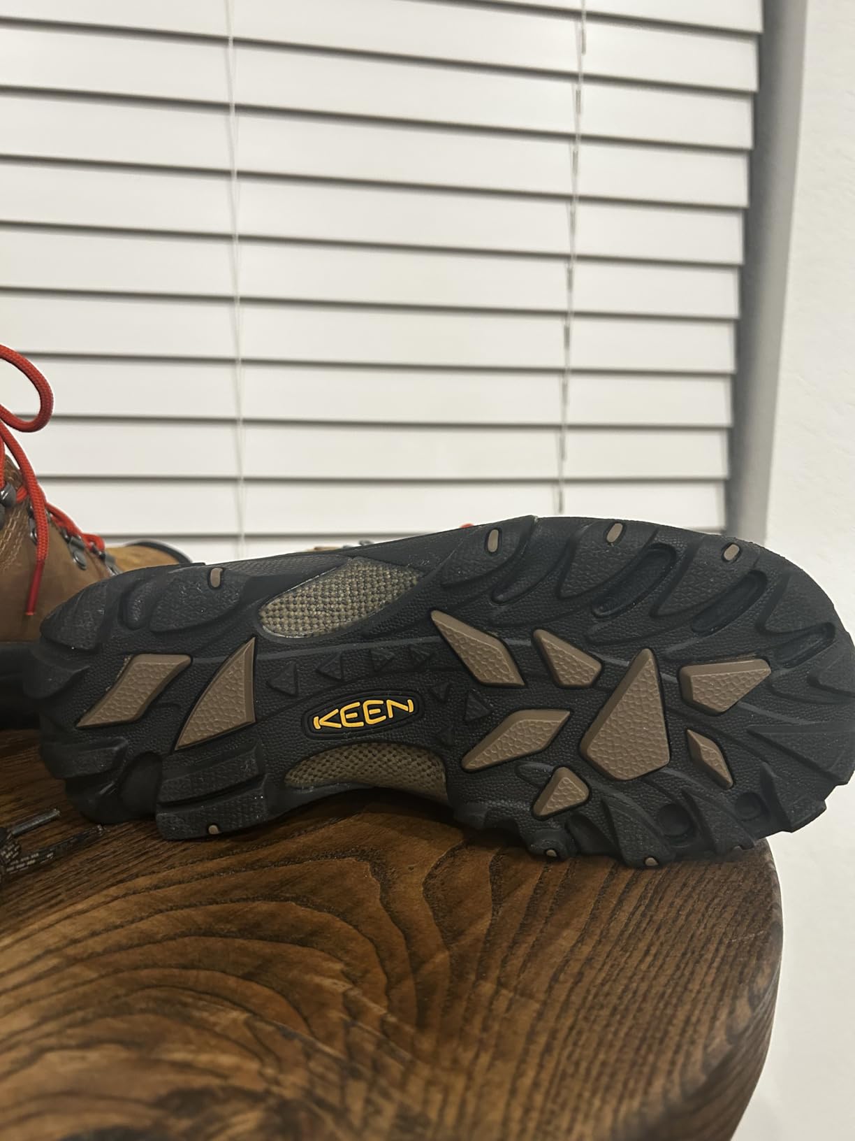 Columbia Women's Pyrenees Mid Height Waterproof Hiking Boots customer photo 1