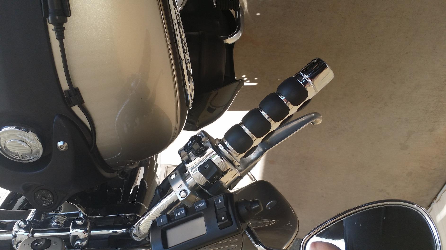 Kuryakyn 6339 Motorcycle Handlebar Accessory: Hand Grip End Cap Weight, Gloss Black, 1 Pair customer photo 2
