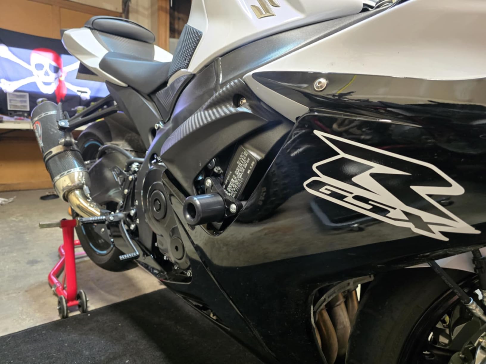 Shogun USA Made Suzuki GSXR600 GSXR750 Z 2011 to 2026 Black No Cut Frame Sliders Fits ABS & Non ABS Models - 750-5459 customer photo 1