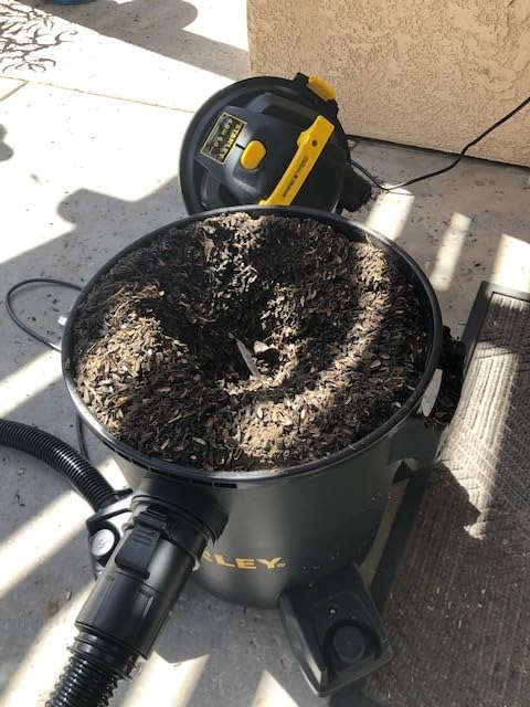 Stanley - SL18116P Wet/Dry Vacuum, 6 Gallon, 4 Horsepower Black customer photo 1