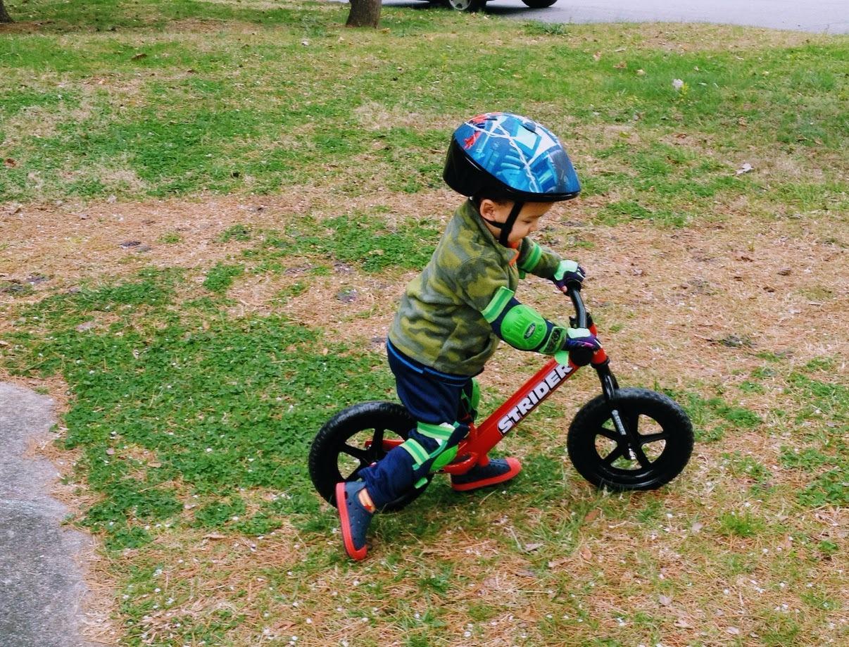 Strider 12 Classic Balance Bike - No Pedal Balance Bicycle for Kids 1 to 3 Years customer photo 1
