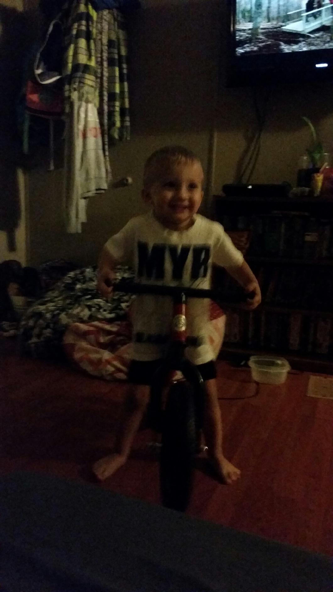 Strider 12 Classic Balance Bike - No Pedal Balance Bicycle for Kids 1 to 3 Years customer photo 2