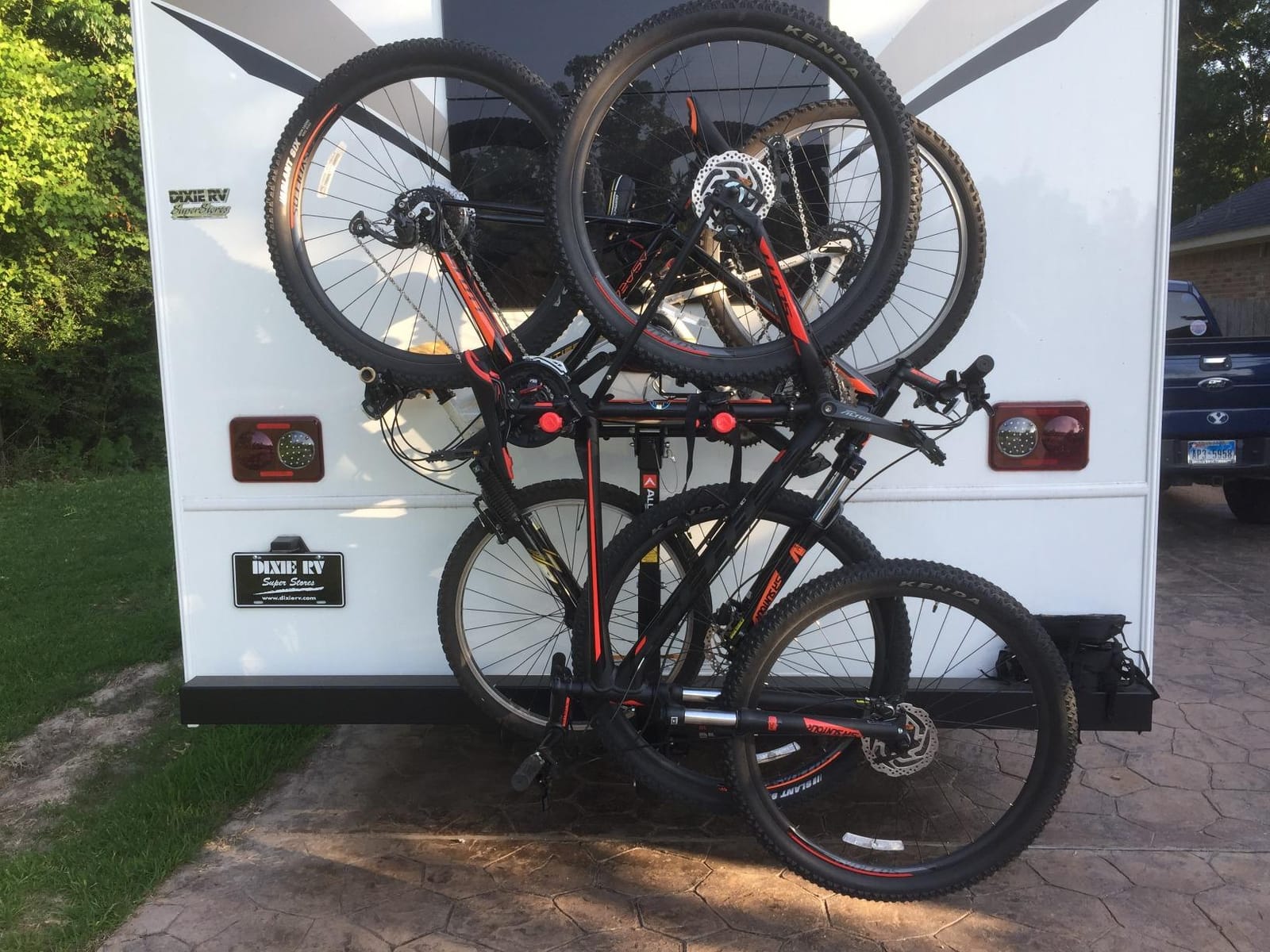 Allen Sports Deluxe 5-Bike Hitch Mount Rack, Model 552RR-R, Black, 2-Inch Receiver customer photo 1