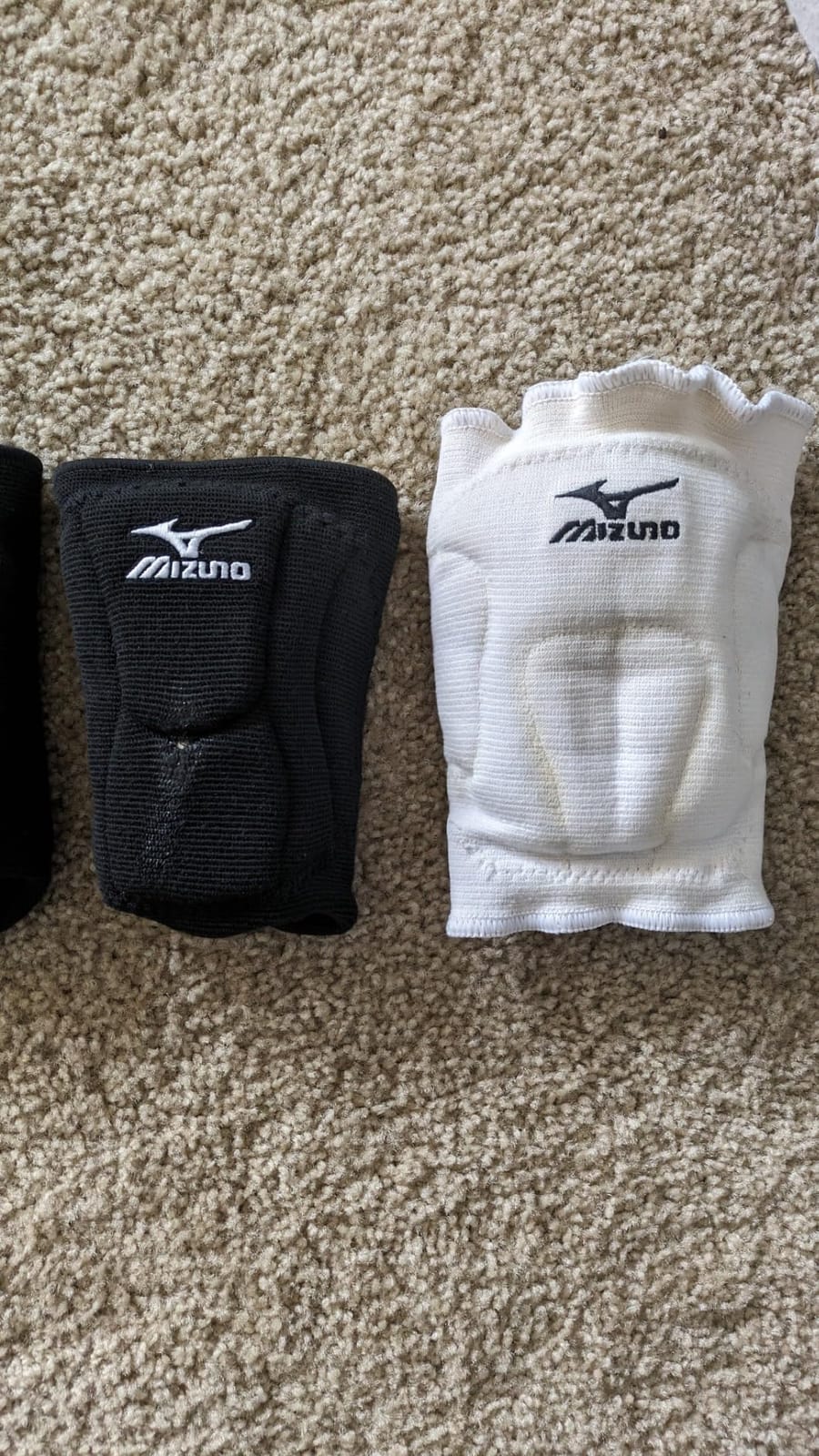 Mizuno Elite 9 SL2 Volleyball Kneepad, Black, Large customer photo 2