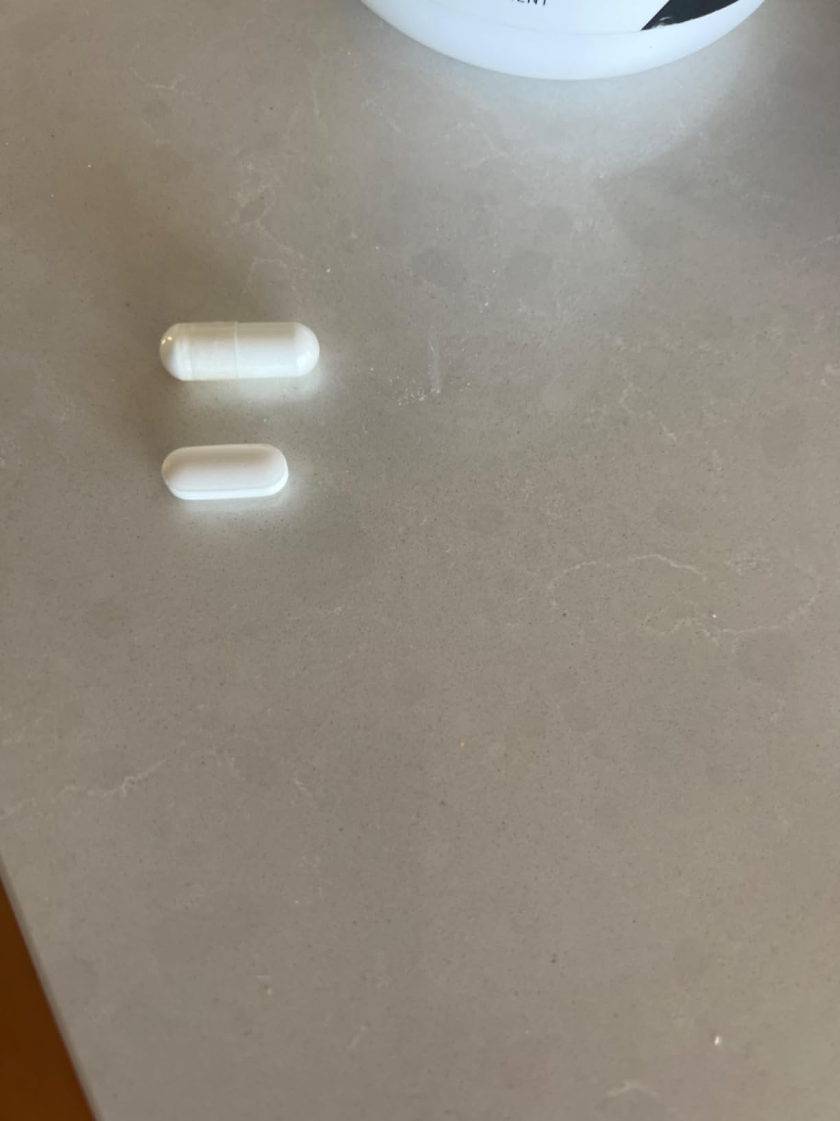 Nutricost BCAA 1000mg, 500 Capsules, 2:1:1 Branched Chain Amino Acids | 250 Servings, 500mg L-Leucine, 250mg L-Isoleucine, 250mg L-Valine customer photo 1
