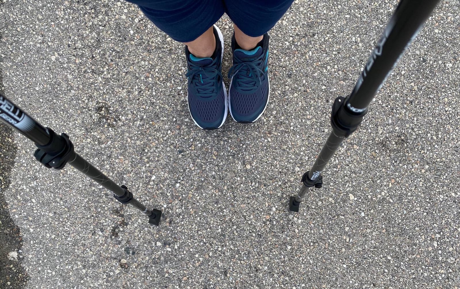 Foxelli Carbon Fiber Trekking Poles – Lightweight Collapsible Hiking Poles with Cork Grips, Quick Flip Locks & All-Terrain Accessories – Adjustable Height Hiking Sticks for Men & Women customer photo 1