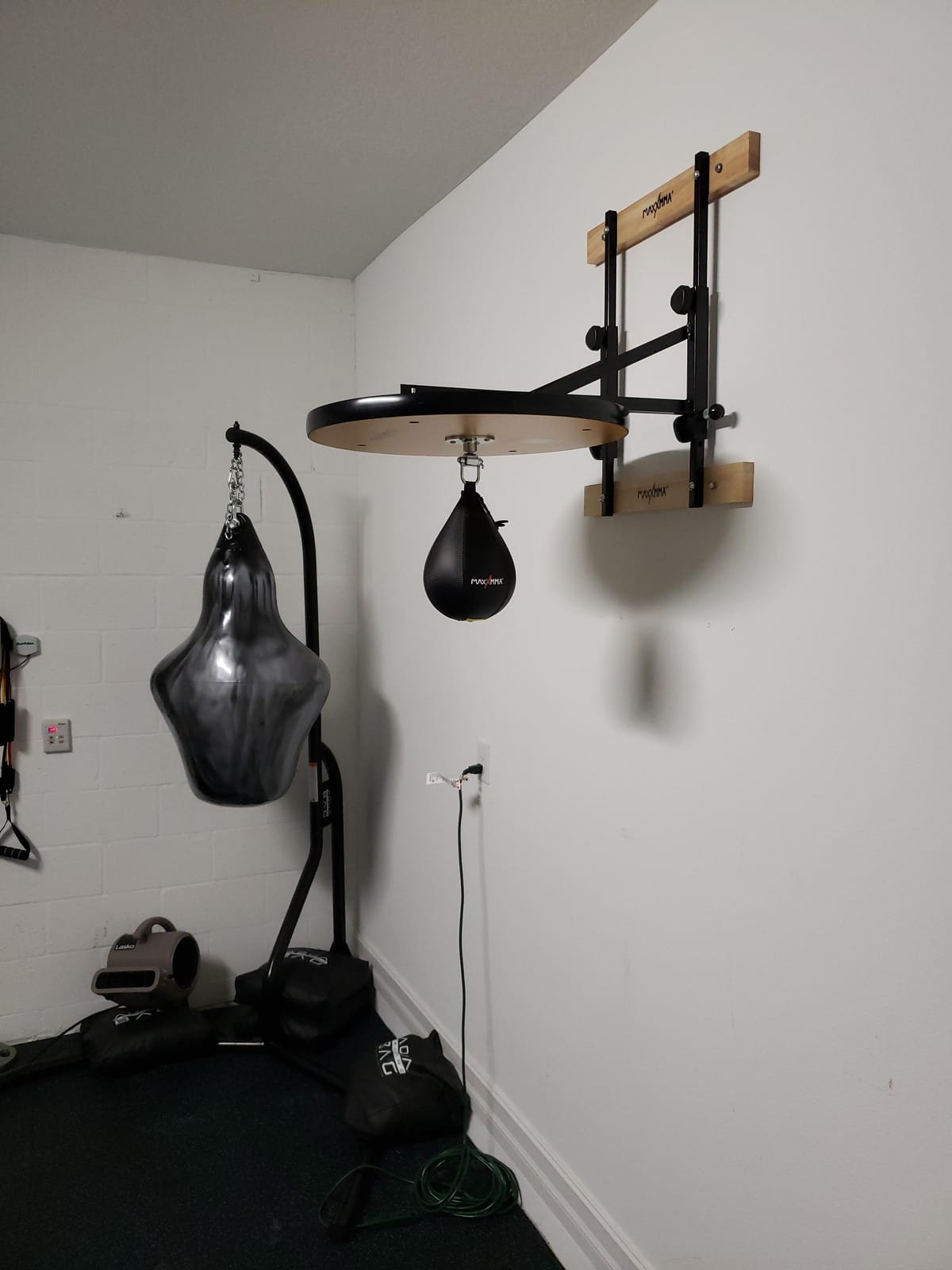 MaxxMMA Speed Bag Platform Kit - Heavy Duty Boxing Training Equipment with Punching Ball, Adjustable Height for Home Fitness, Suitable for Boxing and Fitness Enthusiasts customer photo 2