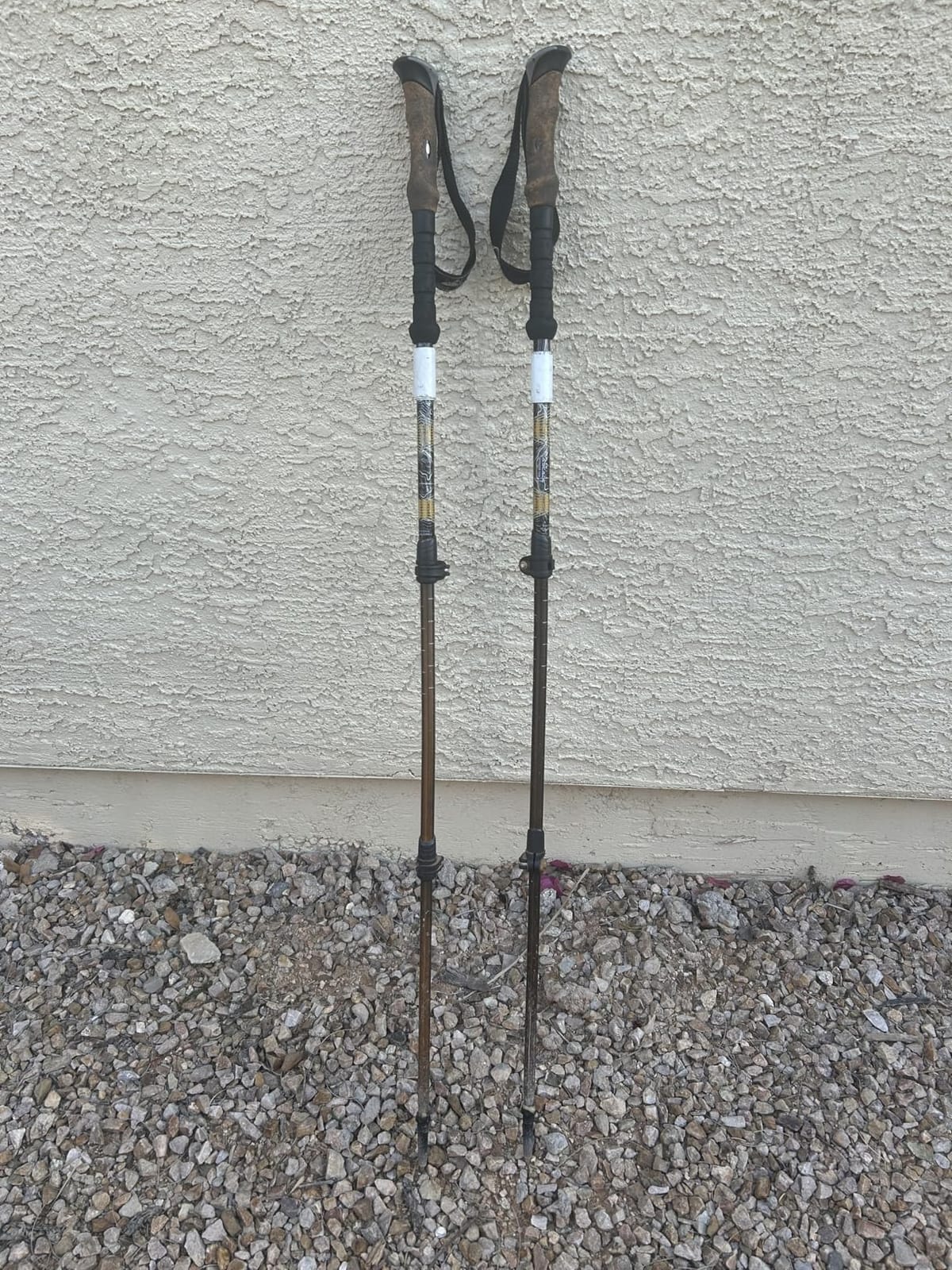 Cascade Mountain Tech Lightweight Aircraft-Grade Aluminum Trekking Poles with Extended Down Grip Plus Tip Kit customer photo 1