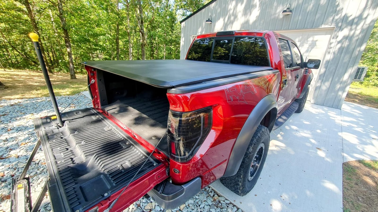 Tyger Auto T1 Soft Roll-up Truck Bed Tonneau Cover Compatible with 2015-2026 Ford F-150 | 6.5' (79
