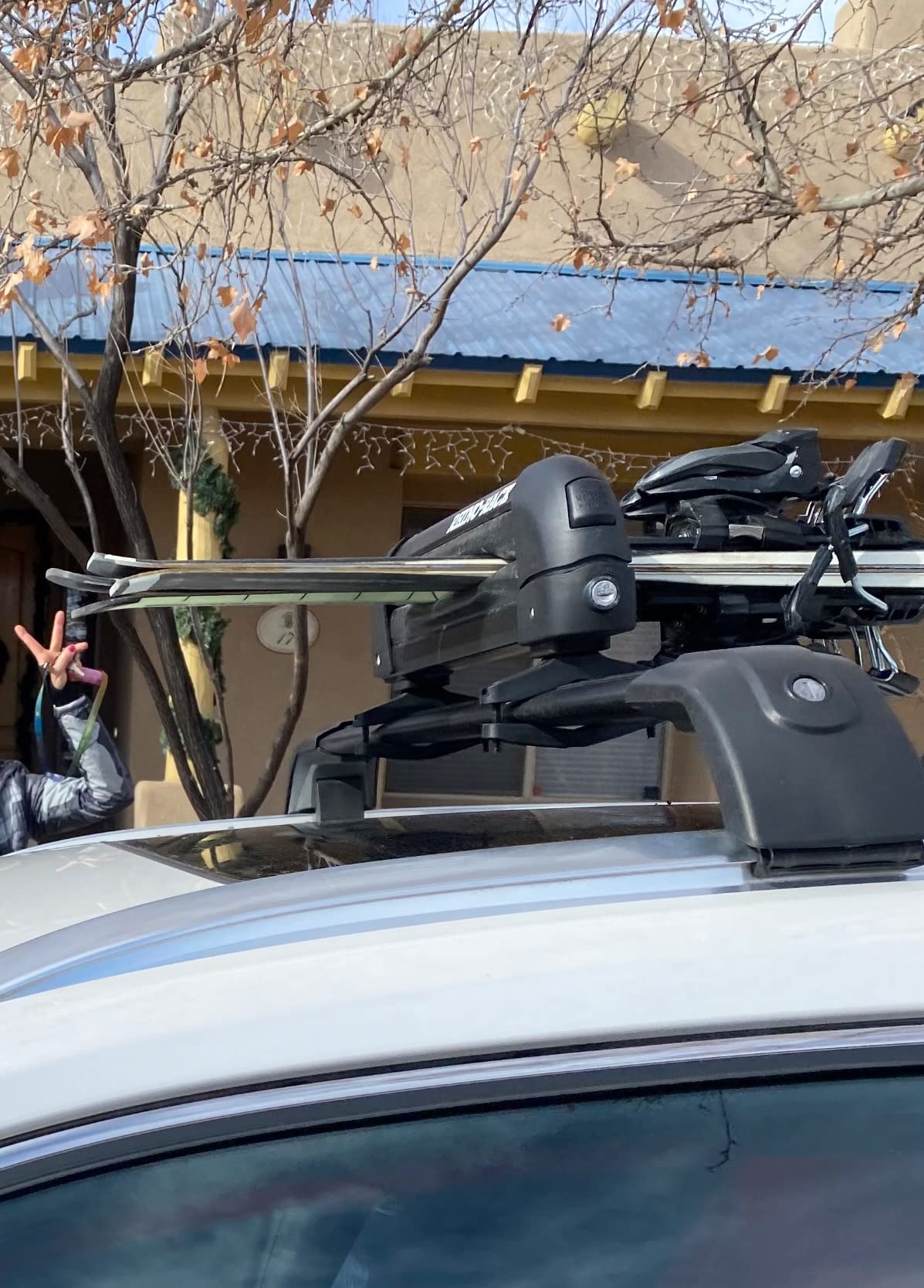 Rhino-Rack Carrier for Skis, Snowboards, Fishing Rods, Paddles, Skateboards, Water Skis, Wakeboard & More, Universal Mounting, Easy to Use, Locking, Lightweight & Heavy Duty customer photo 1