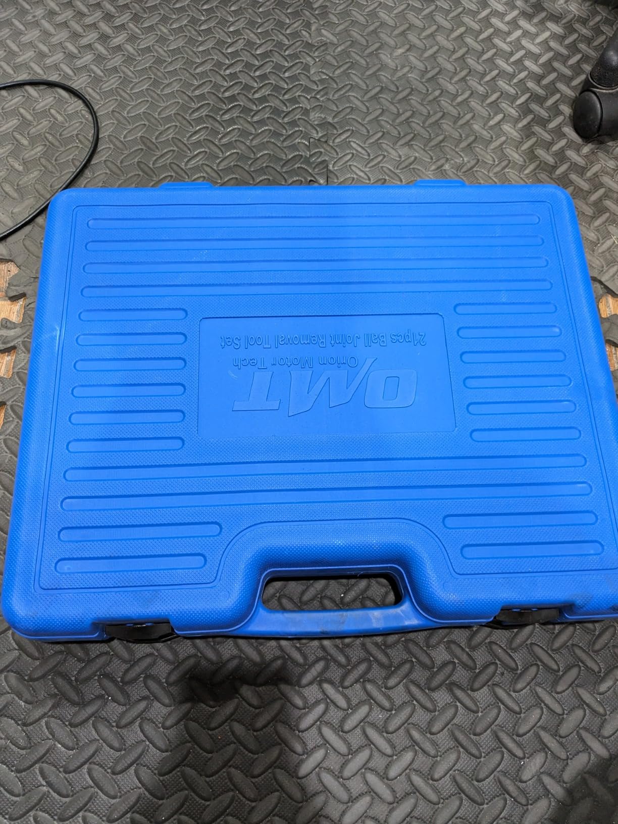OMT 21pc Ball Joint Press Kit, Ball Joint Tools for 2WD and 4WD Vehicles | Ball Joint Removal Tool for Removing and Installing Ball Joints, U Joints, and Anchor Pins, Blue C-frame Blue Case customer photo 2