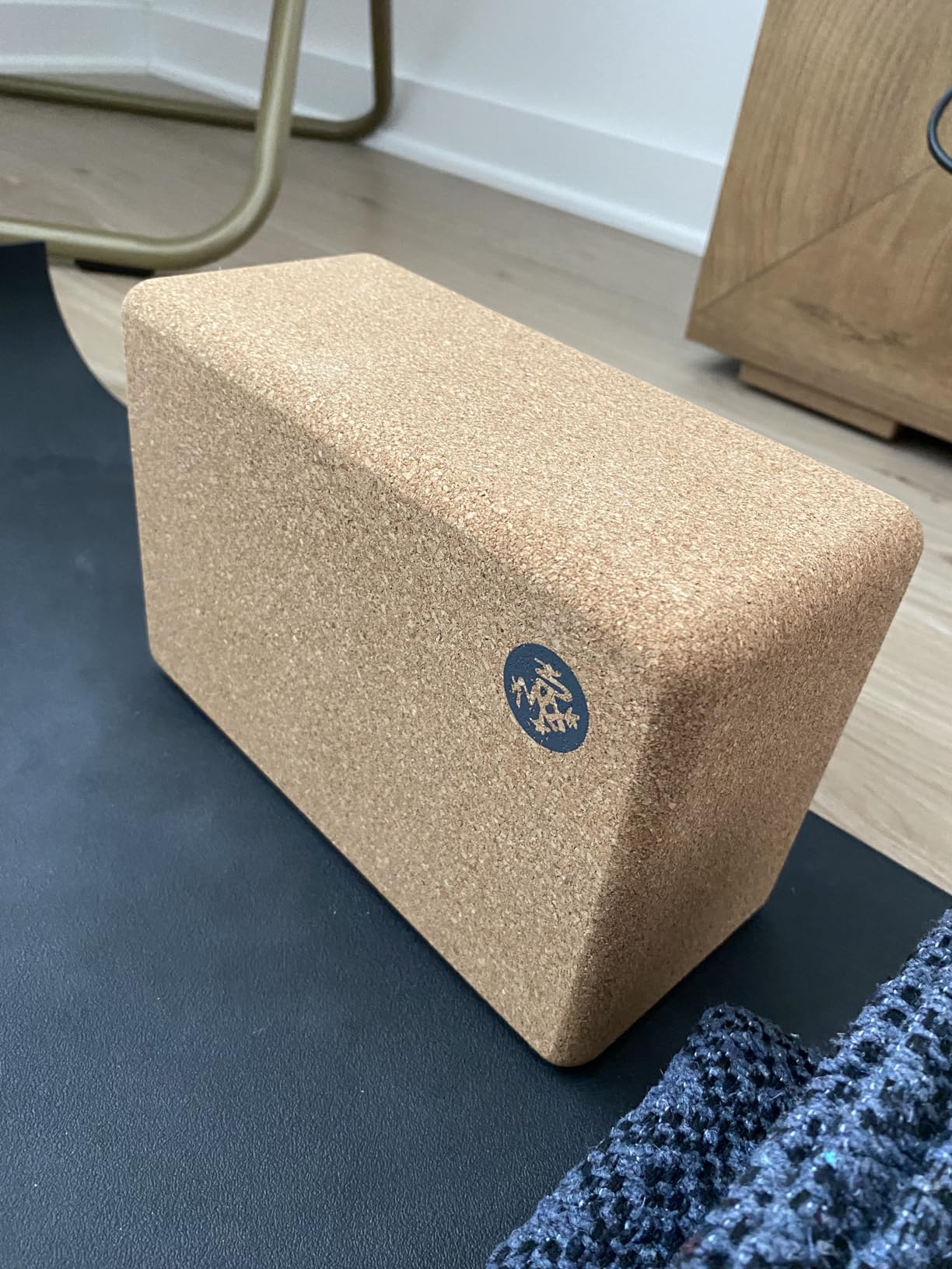 Manduka Yoga Block - Fine-Grain Block, Yoga Equipment, Home Gym Accessory, Pilates Tool, Lightweight for Travel, Extra Firm Workout Accessory with Comfortable Edges customer photo 1