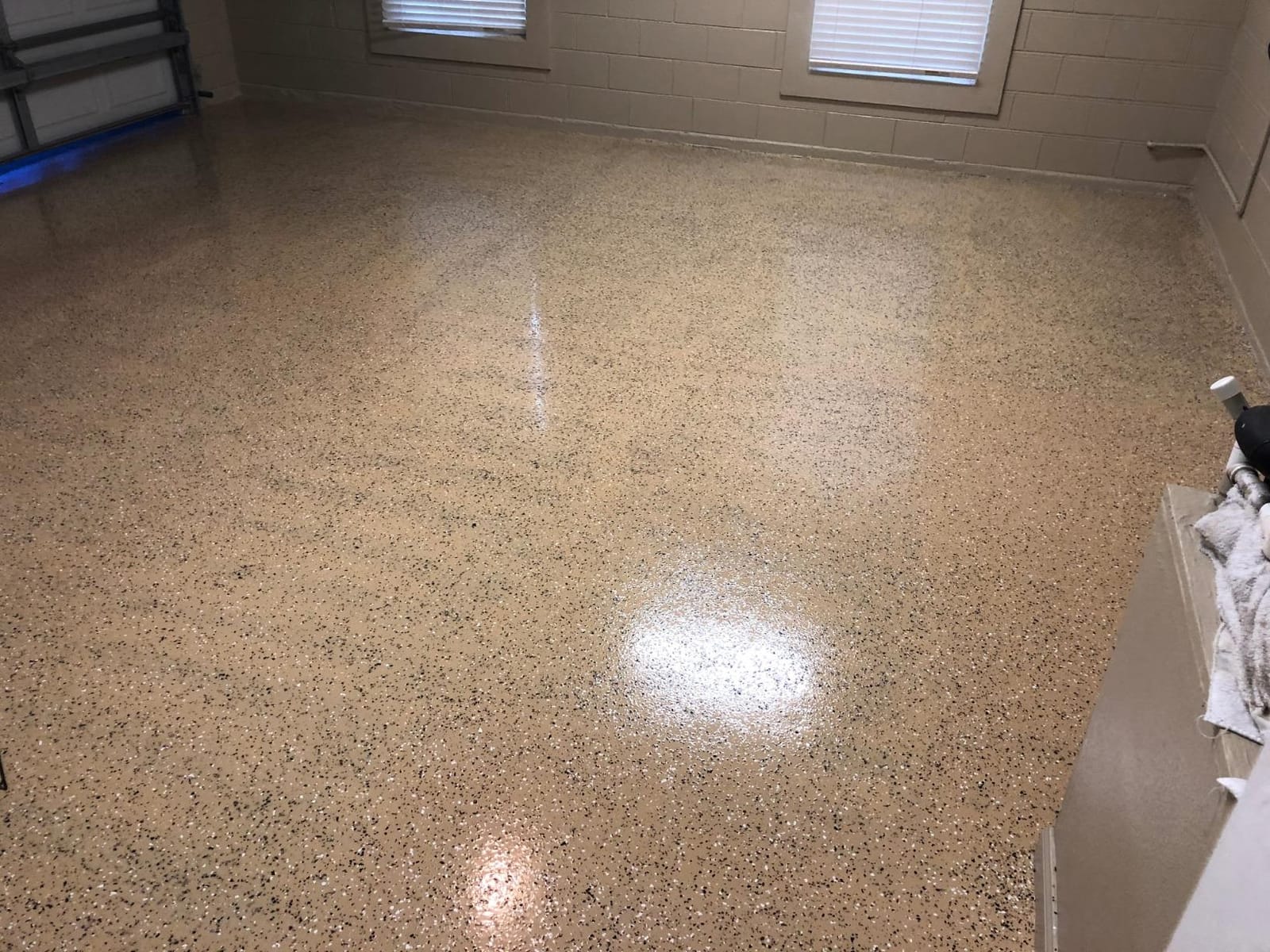 Rust-Oleum RockSolid Polycuramine High Gloss Gray Garage Floor Coating | 20X Stronger Than Epoxy, Resists Hot Tire Pickup, Self-Leveling Formula, Stain Resistant, Covers 500 Sq Ft, 2.5 Car Kit customer photo 1