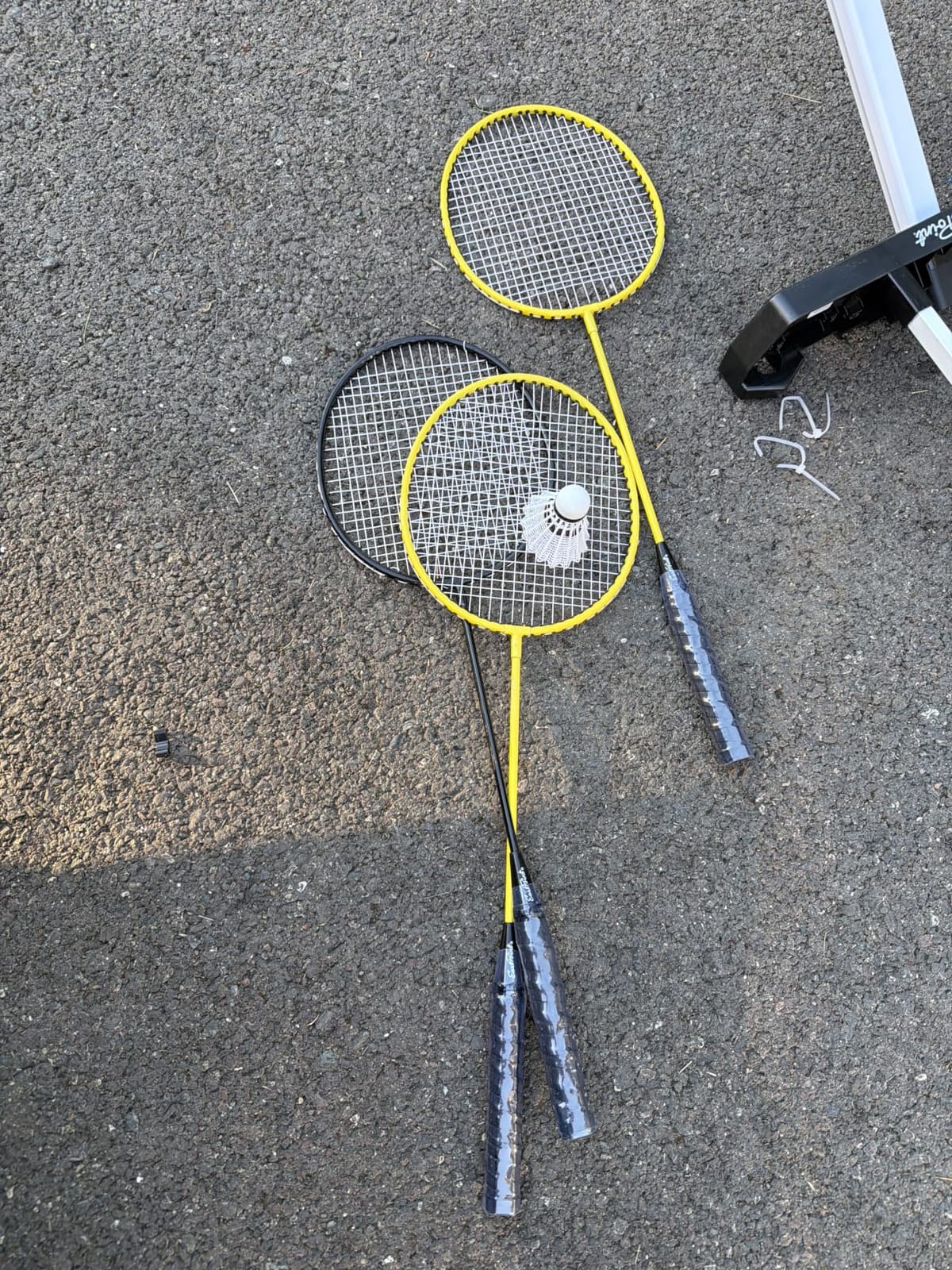 EastPoint Badminton Set, 4 Rackets, 2 Shuttlecocks, 15' Net, Outdoor Games | Portable, Self-Packing, Easy Setup & Take Down, Backyard Games, Kids Games, Camping Fun customer photo 2