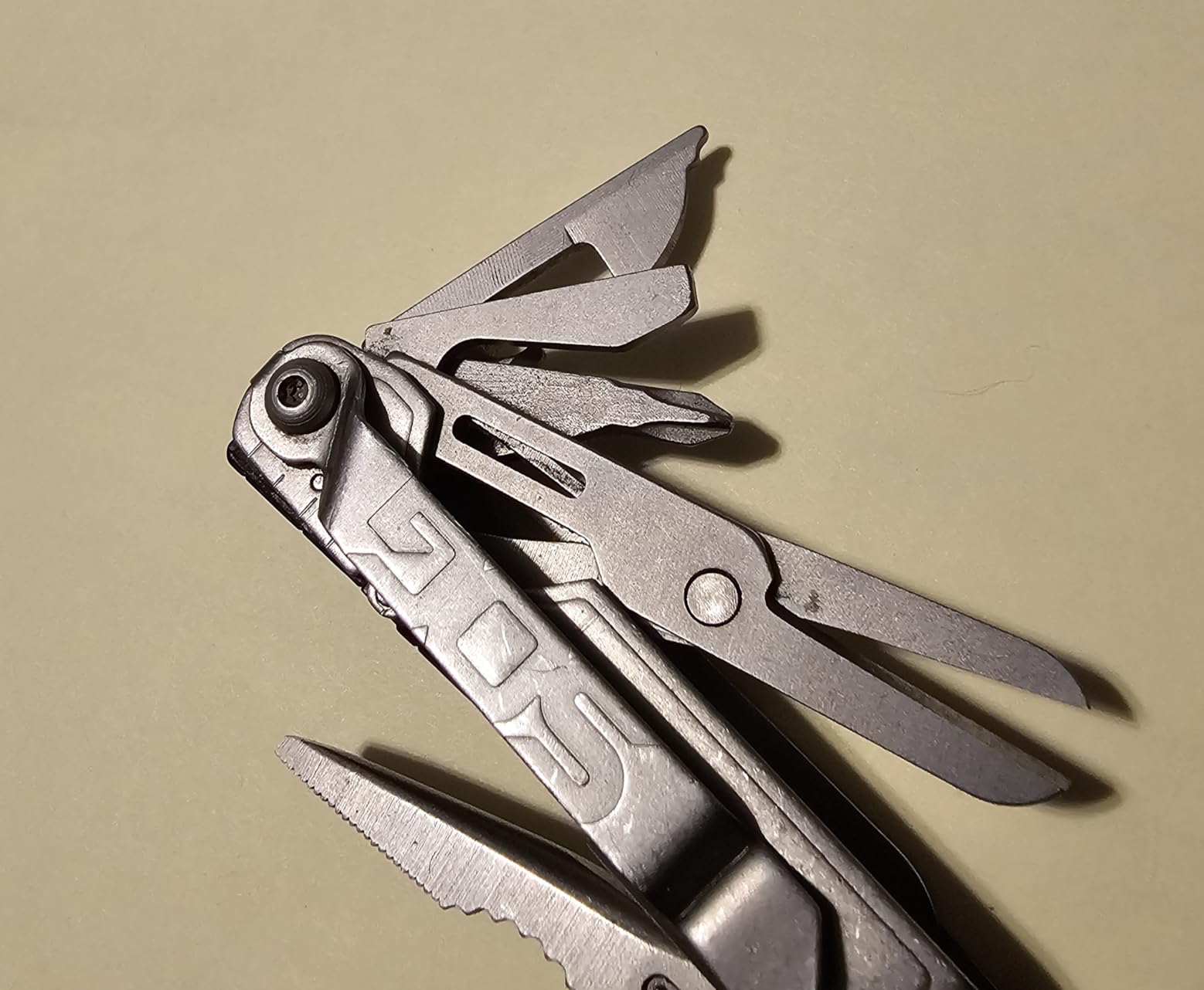 SOG PowerPint Mini Compact Stainless Steel Multi-Tool | 18 Lightweight Specialty Tools & SOG Multitool Pliers Pocket Knife, Stone Wash customer photo 2