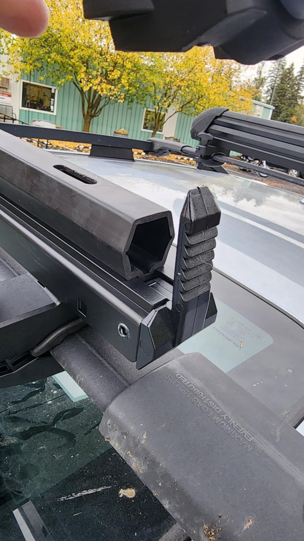 Yakima PowderHound 6 Ski & Snowboard Car Roof Rack for Crossbars | Fits up to 6 Ski Pairs or 4 Boards for Reliable, Secure Rooftop Transport customer photo 2