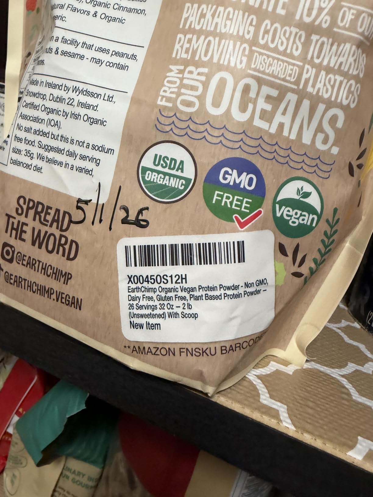 EarthChimp Organic Vegan Protein Powder - with Probiotics - Non GMO, Dairy Free, Non Whey, Plant Based Protein Powder for Women and Men, Gluten Free - 26 Servings 32 Oz (Chocolate) customer photo 1