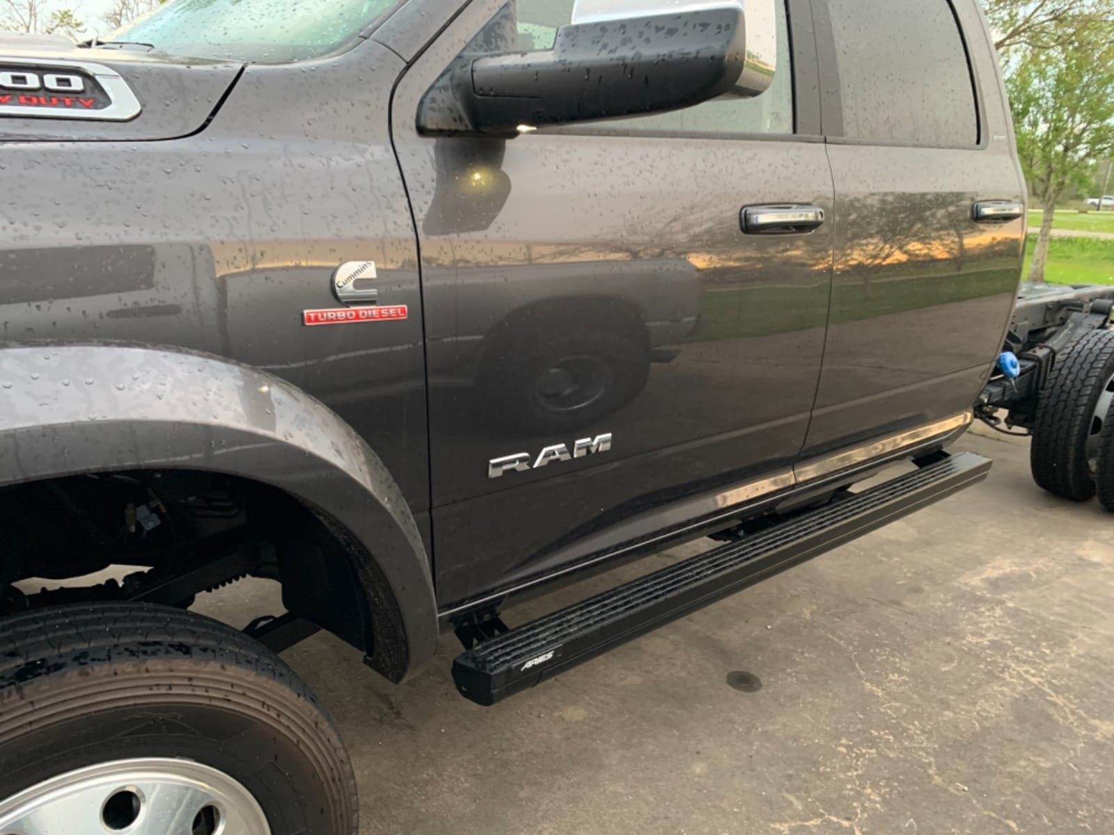 ARIES 3047912 ActionTrac 83.6-Inch Retractable Powered Running Boards, Fits Select Dodge, Ram 1500, 2500, 3500 Crew Cab customer photo 2