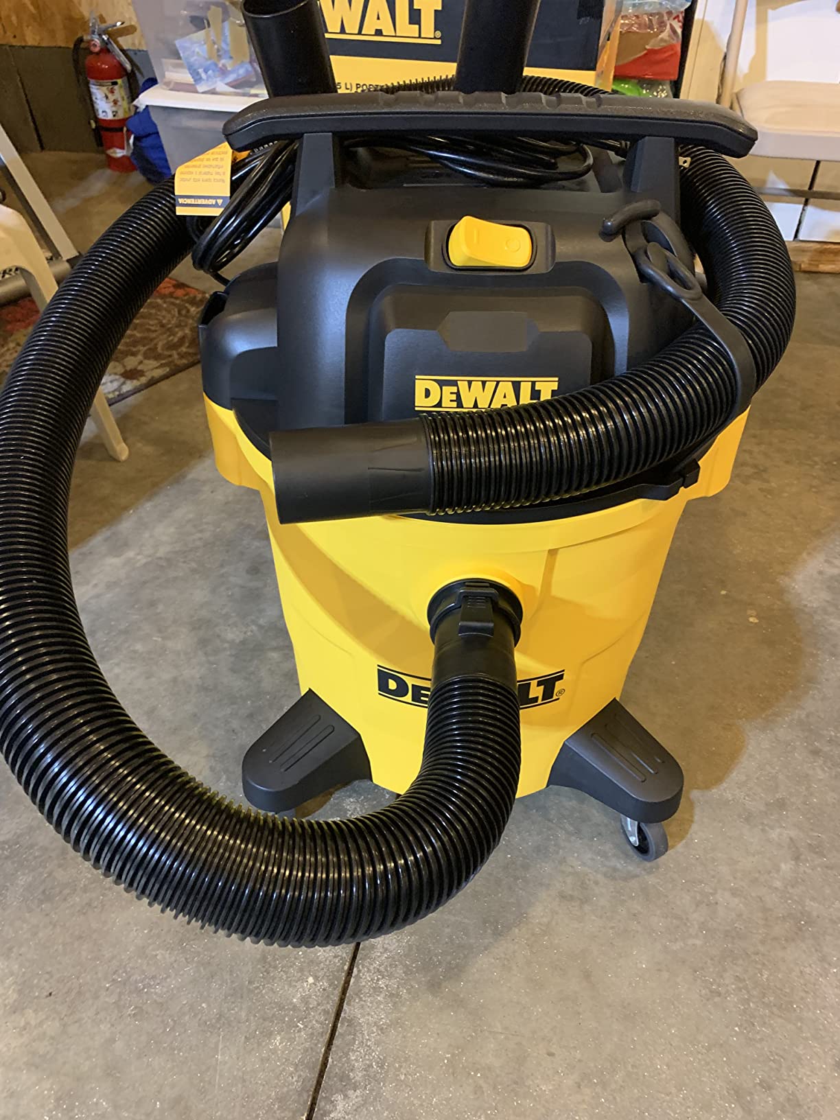 DEWALT 12 Gallon Poly Wet/Dry Vac, 5.5 HP Shop Vacuum Wet Vacuum Cleaner for Workshop, Jobsite, Commericial Area, Large Pick-Up Capacity, Yellow,DXV12P customer photo 1