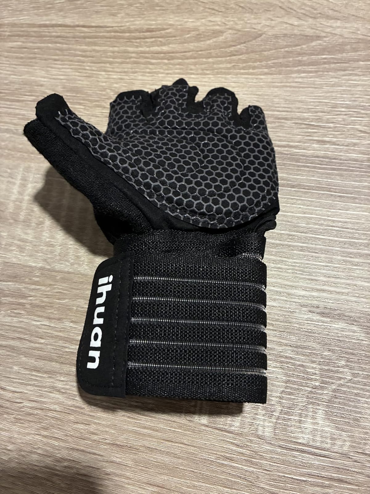 ihuan Ventilated Weight Lifting Gym Workout Gloves with Wrist Wrap Support for Men & Women, Full Palm Protection, for Weightlifting, Training, Fitness, Hanging, Pull ups customer photo 1
