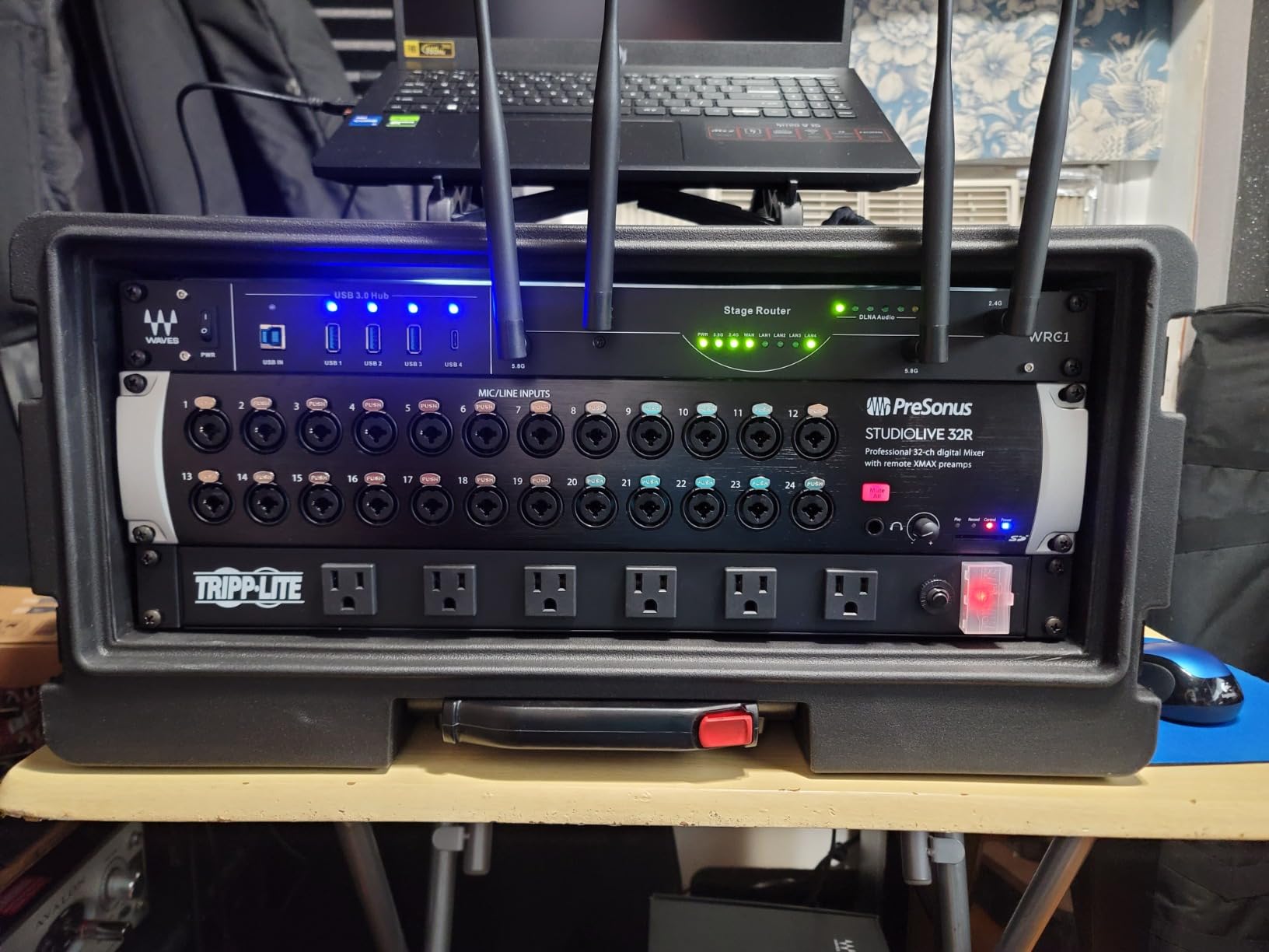 SKB 8U rSeries Rolling Rack with Integrated Back Wheels and 1-Touch Pull Handle, Comes with 8 Rack Units and Interlocking Molded Stacking Bars customer photo 2