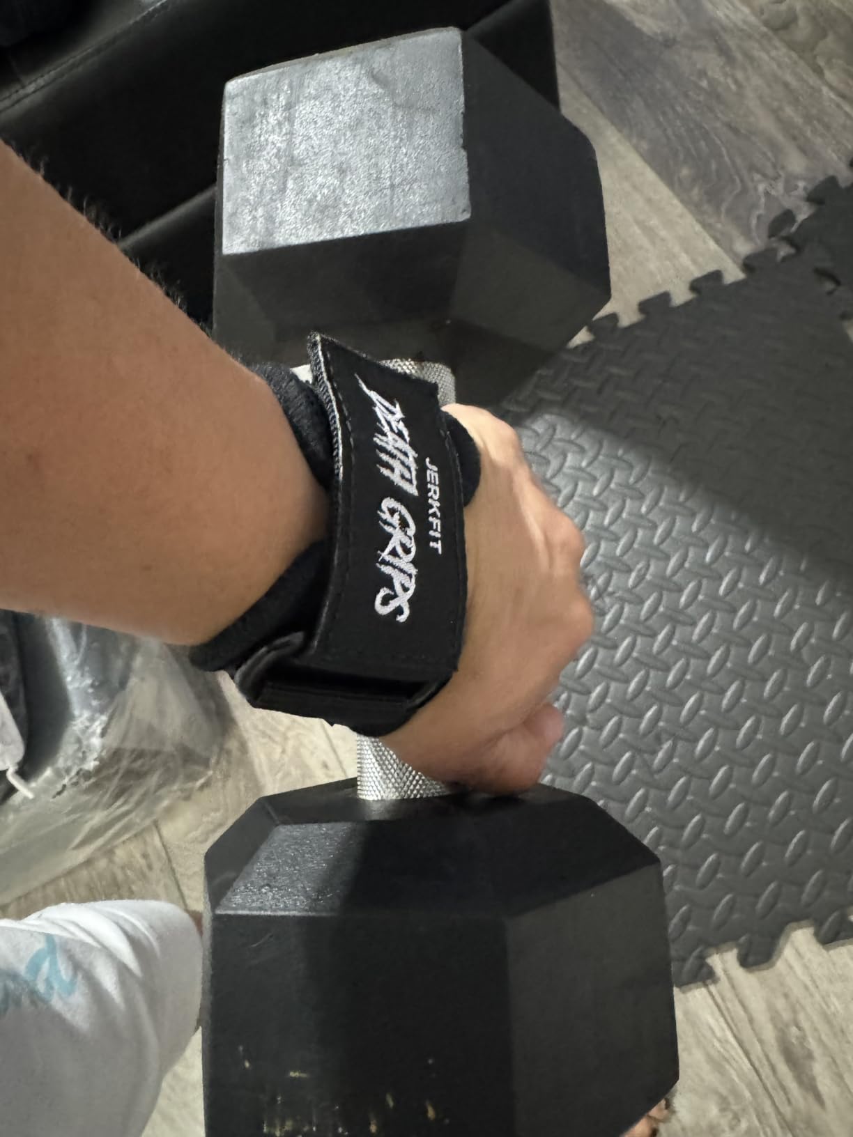 JerkFit Death Grips Premium Lifting Straps - Car Tire Grade Rubber PVC Wrist Straps for Shrugs, Pull Ups & Deadlifts with Neoprene Padded Support customer photo 1