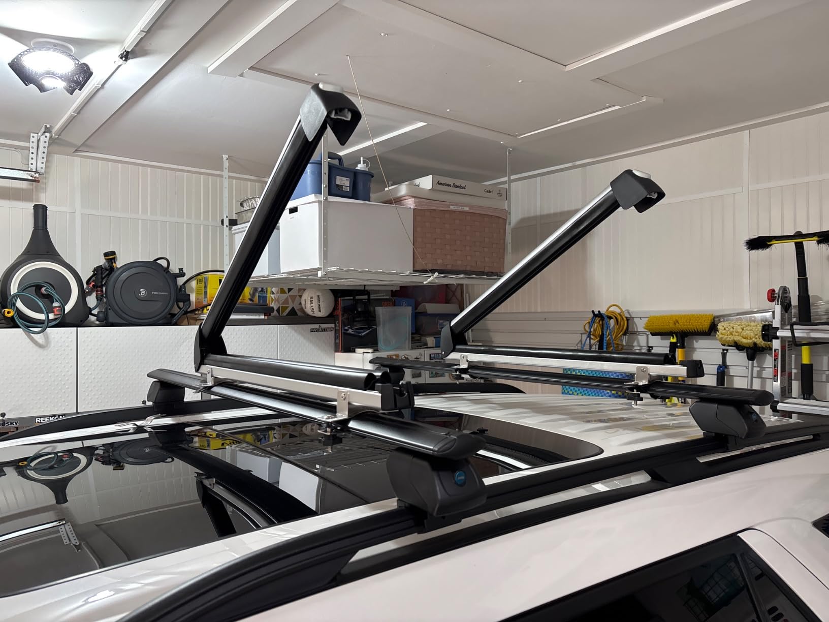 AA Products Inc. 33'' Aluminum Universal Ski Roof Rack Fits 6 Pairs Skis or 4 Snowboards, Ski Roof Carrier Fit Most Vehicles Equipped Cross Bars customer photo 1