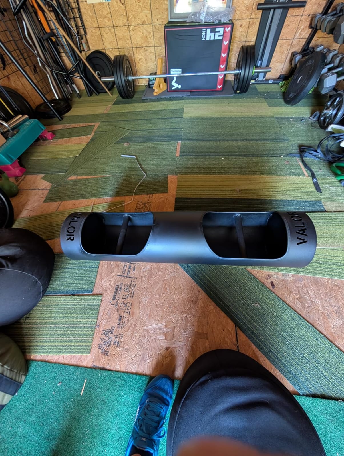 Valor Fitness Strongman Log Bar - Heavy-Duty Strongman Equipment for Powerlifting, Press, Competition, and Strength Training customer photo 1