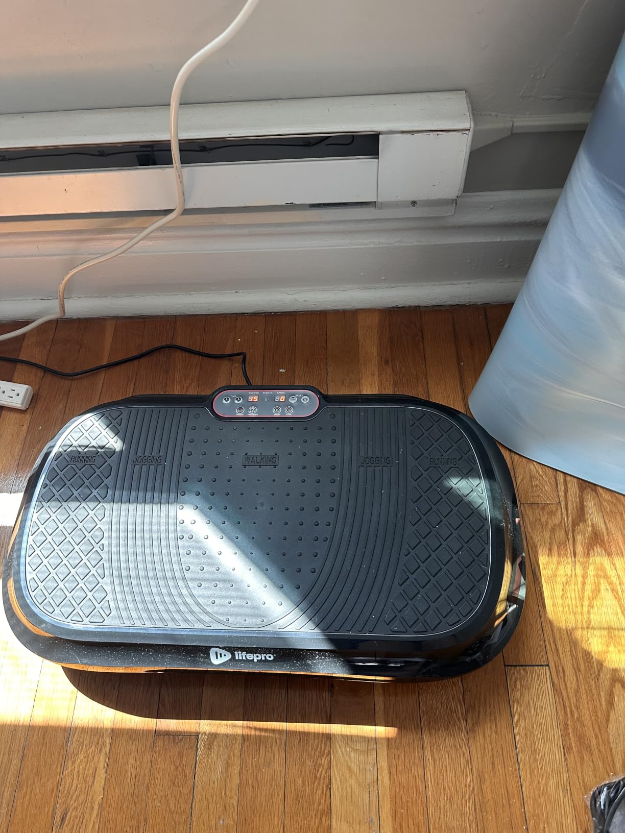 Lifepro Waver Vibration Plate Exercise Machine with 99 Speeds & 10 Presets customer photo 1