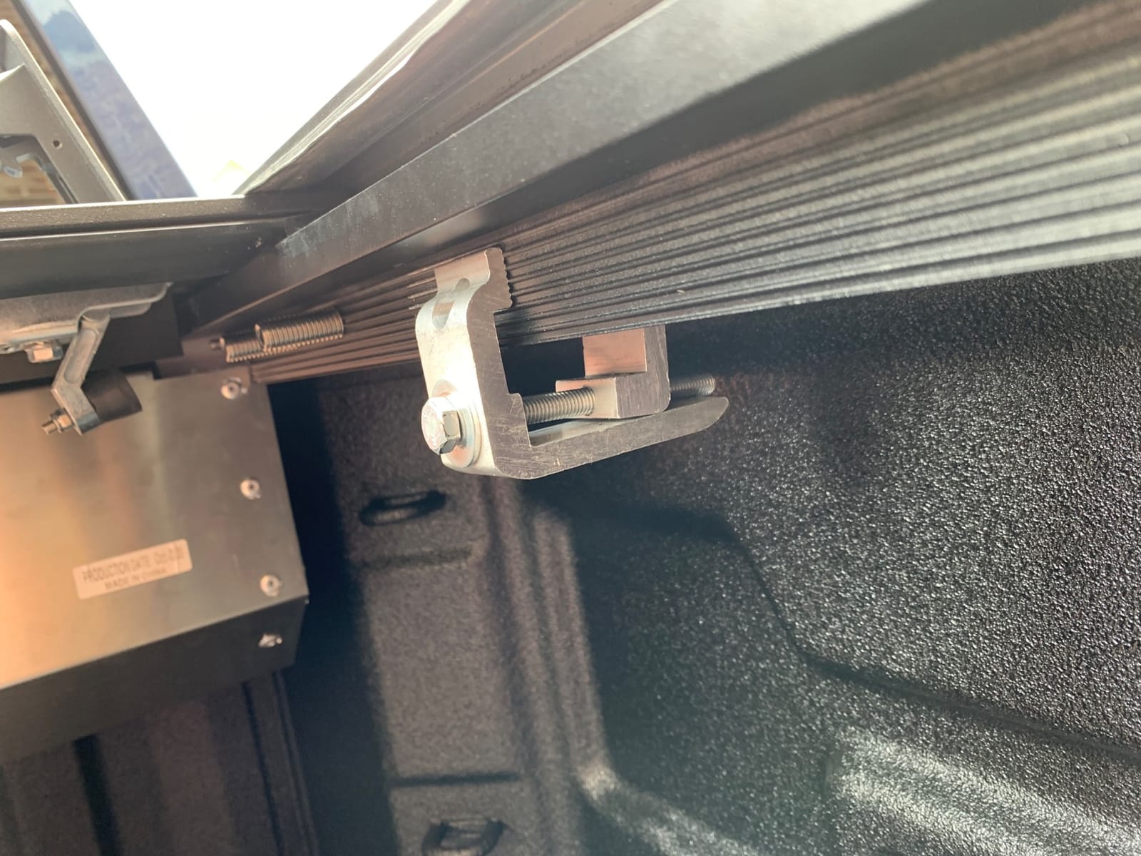 Syneticusa MB Retractable Tonneau Cover fit 2007-2026 Silverado/Sierra 1500 | 5.8ft (69.9