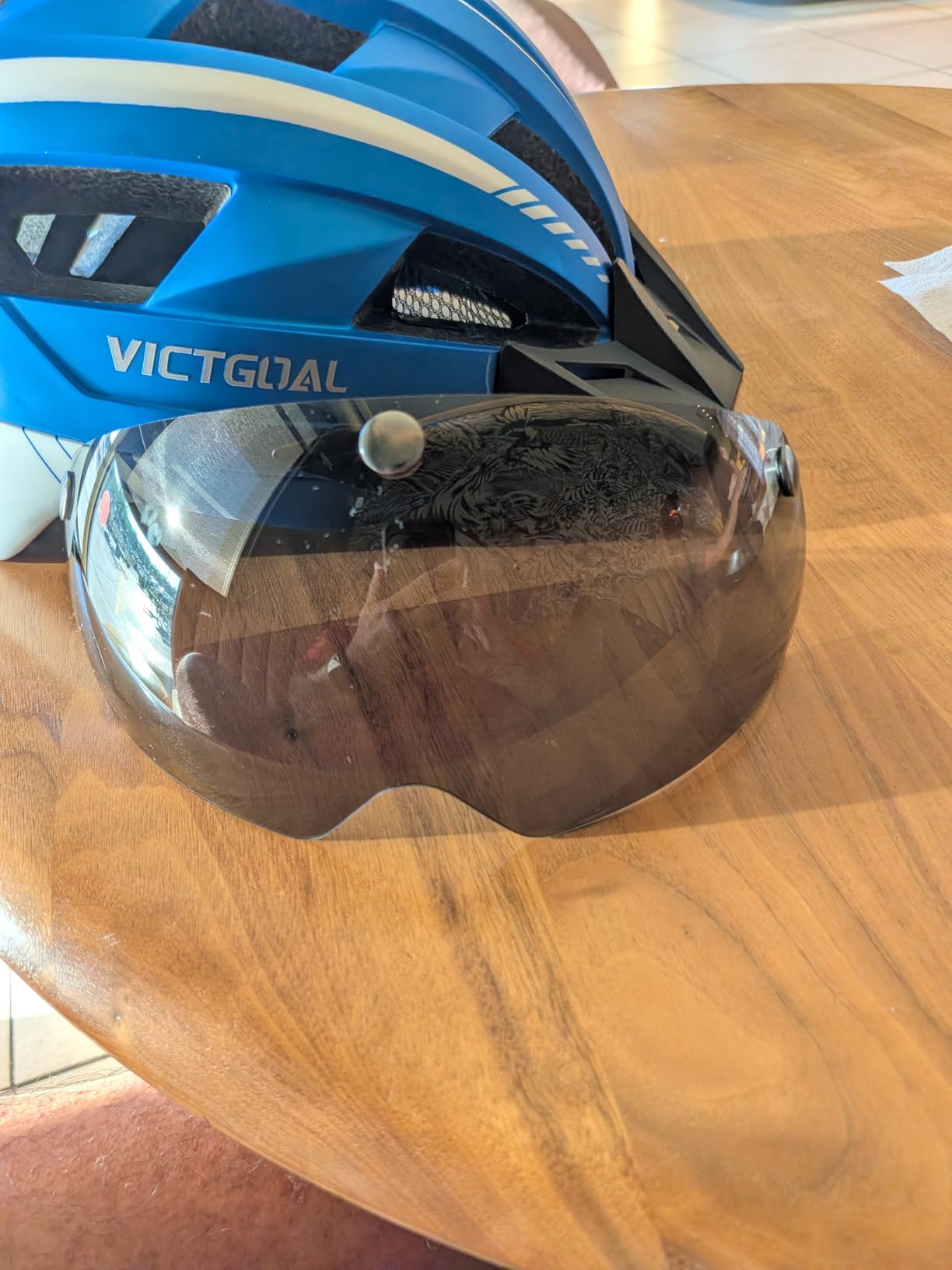 VICTGOAL Bike Helmet Adult Men Women with LED Rear Light, M/L/XL Sizes customer photo 2