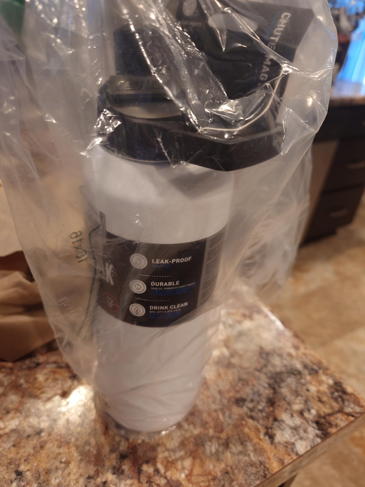 CamelBak Chute Mag Vacuum Insulated Stainless Steel Water Bottle, Magnetic Leak-Resistant Cap for Everyday Hydration customer photo 1