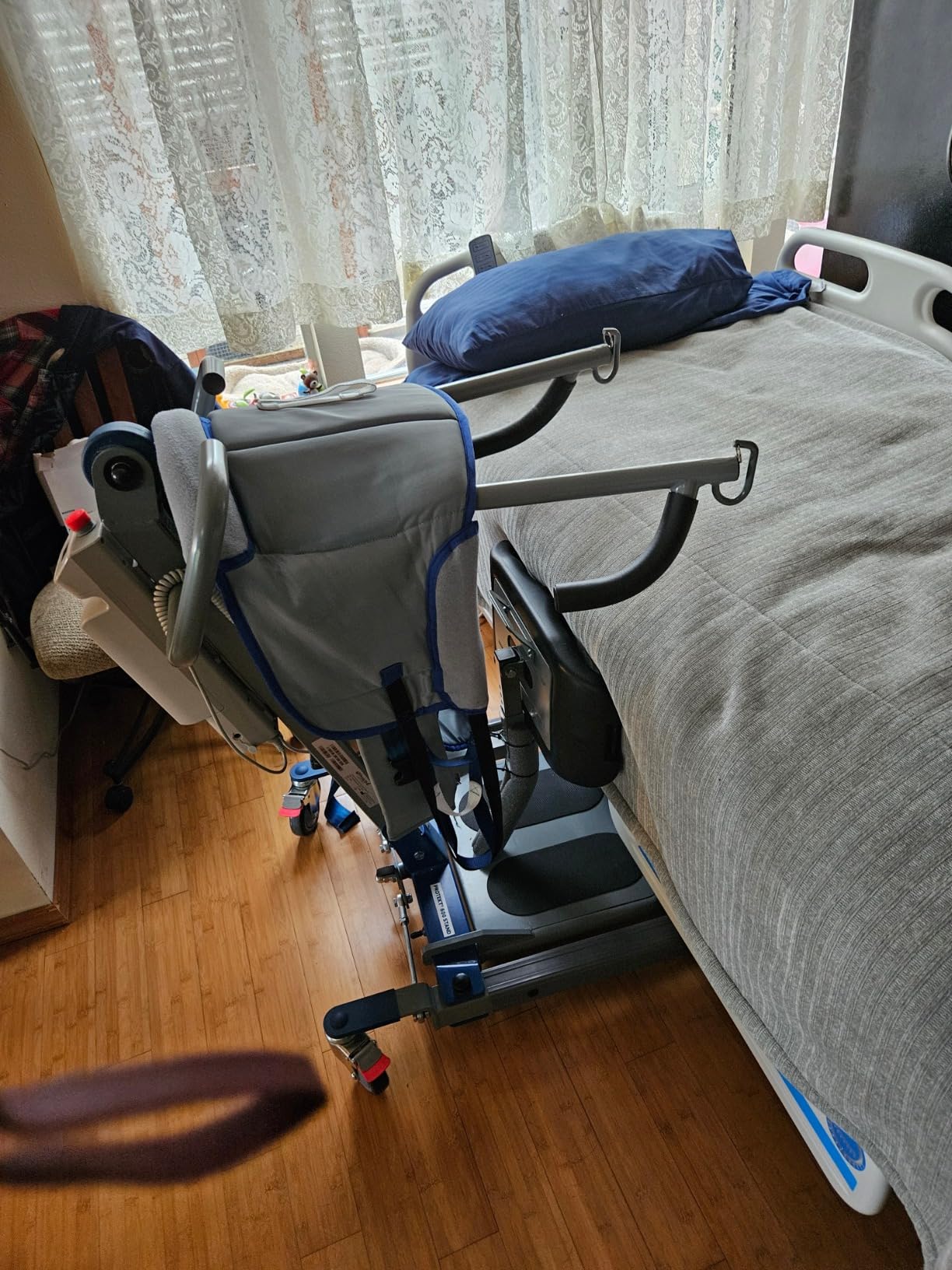 ProHeal Sit to Stand Lift - Bariatric Full Body Patient Transfer Lifter for Home Use and Facilities - Long Lasting Battery, 600 Pound Weight Capacity, 4 Sling Hooks customer photo 1