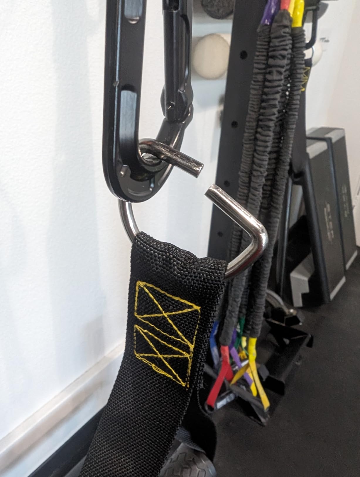 Suspension Trainer, Bodyweight Training Straps for Full Body Workouts at Home, Includes Door Anchor, Extension Arms and Advanced Foot Straps. Green customer photo 2