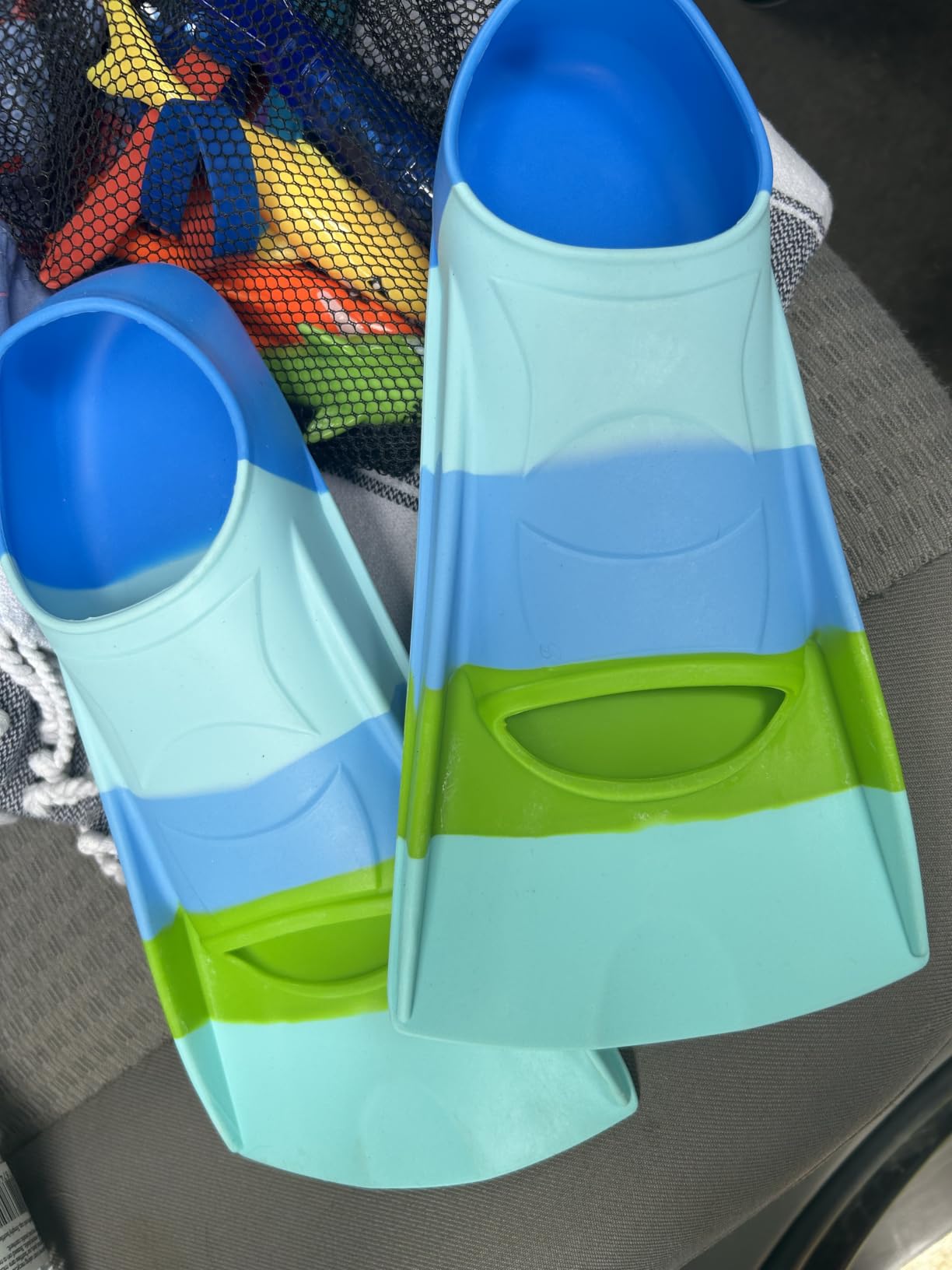 Gintenco Swim Fins, Adults & Kids Swim Training Fins for Lap Swimming | Travel Size Flippers with Mesh Bag, Silicone Swimming Fins for Beginners Teens Women Men customer photo 1