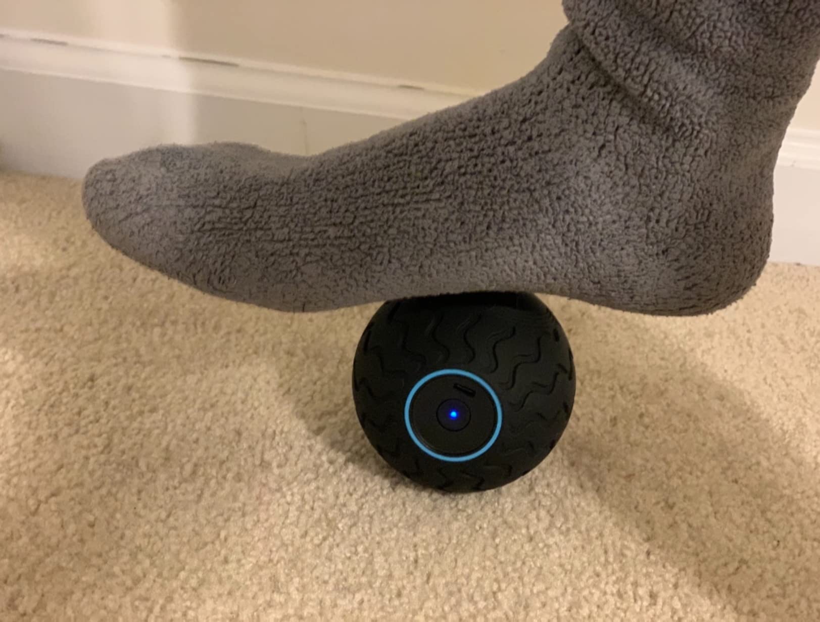 TheraGun Therabody WaveRoller - High Density Foam Roller with Bluetooth and 5 Customizable Vibration Frequencies customer photo 1