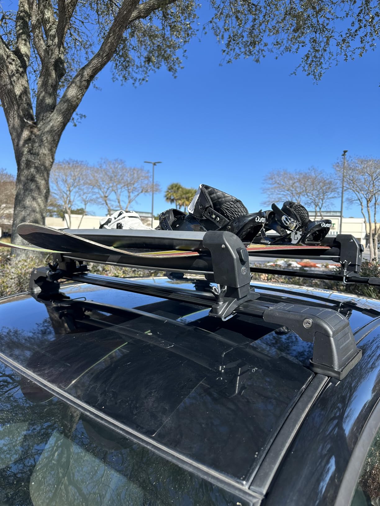 Leader Accessories Ski & Snowboard Roof Rack, Fits 6 Skis or 4 Snowboards | 2 PCS Universal Top Holder Carriers Crossbar Fit, Lockable, Anti-Theft Lock, Rustproof Aluminum & Anti-Scratch Rubber Padding customer photo 1