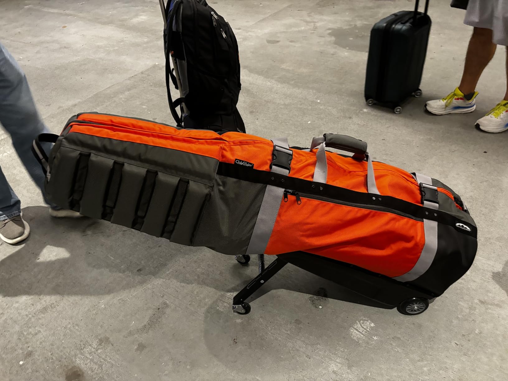 Sun Mountain ClubGlider Meridian Golf Travel Bag, 4-Wheel Rolling Retractable-Leg System customer photo 1