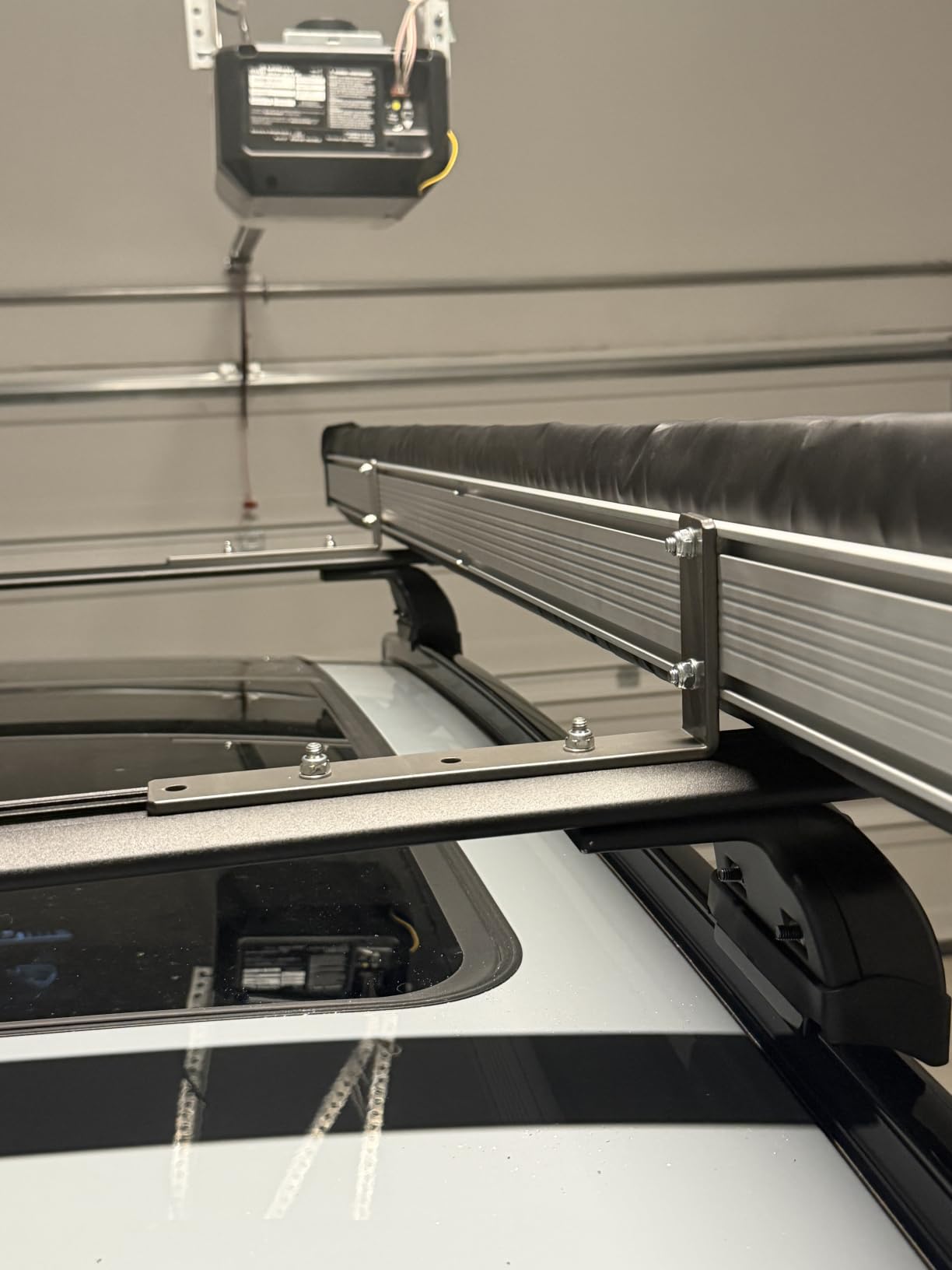 Timber Ridge Car Awning Camper Awning 8.2X6.5ft Truck Tent Waterproof PU10000mm UV50+ Rooftop Overland Camping, Retractable Side Tent Shade for Car/SUV/Truck/Van, Beige customer photo 1