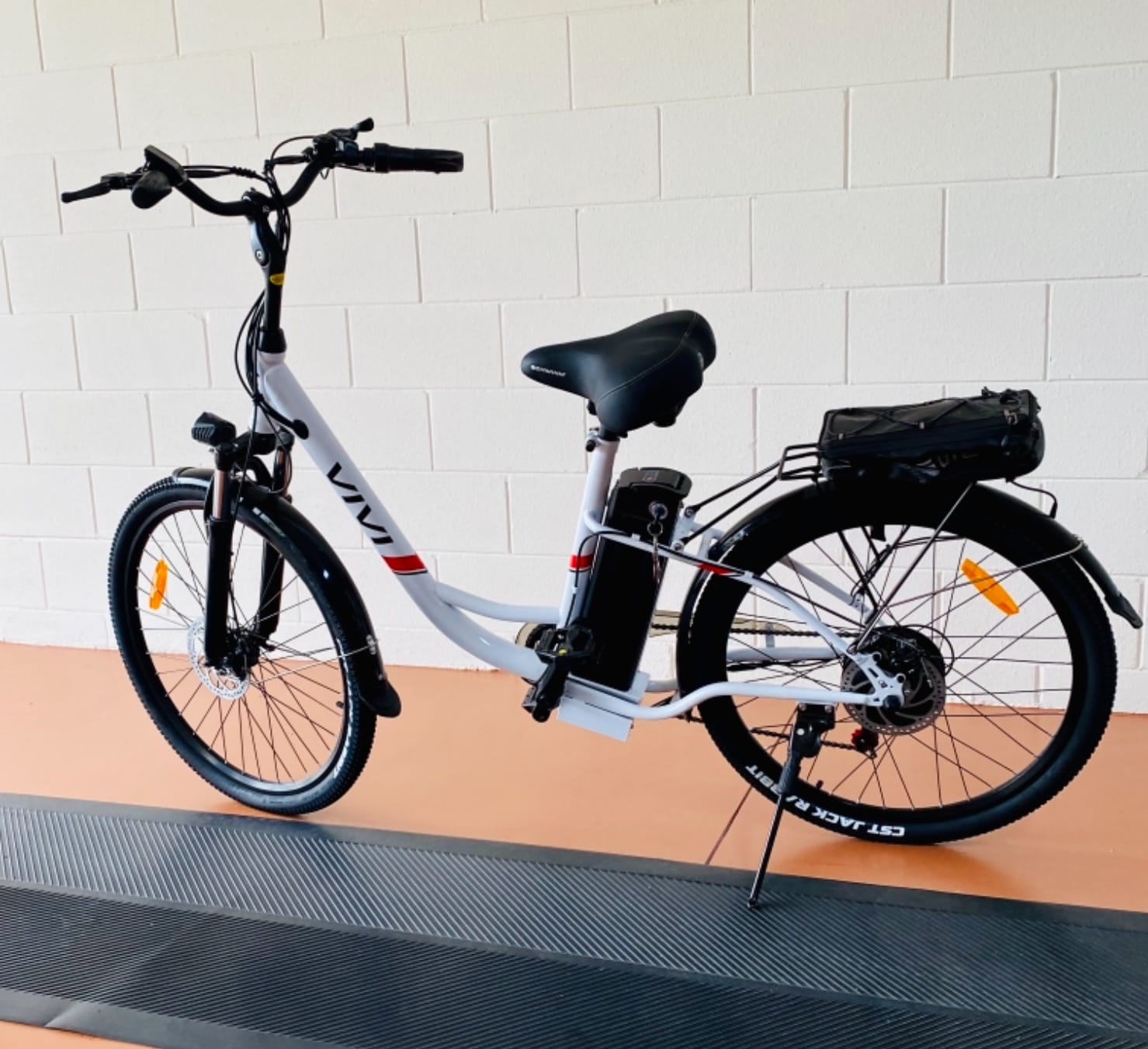 Vivi Electric Bike for Adults, 26'' Step Through Electric Commuter E Bike | 1000W Peak 500W Rated Bike with Removable Battery, Electricity 20 MPH & 50 Miles Bicycles with LCD Display, Certified UL 2849 customer photo 2