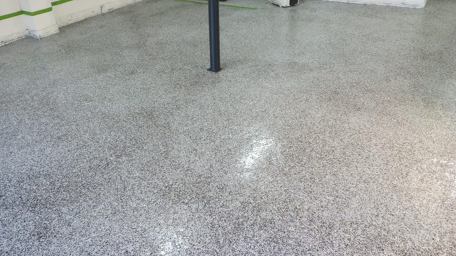 Everflow MPC Epoxy Resin Floor Coating Kit, Grey, 3 Gallon | Garage floor epoxy kit. 100% solids, self-leveling epoxy floor coating. Durable finish for garages and basements. customer photo 1
