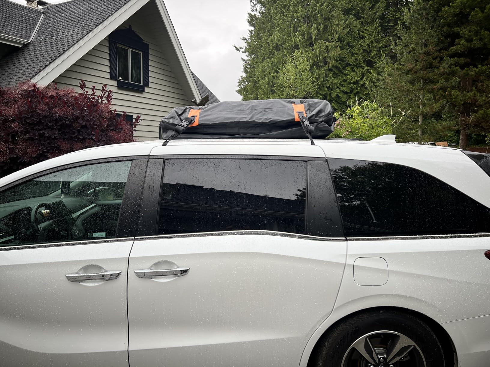Car Roof Bag - Car Rooftop Cargo Carrier Bag – 19 Cubic Ft Waterproof Roof Rack Cargo Carrier, Includes Anti-Slip Mat, 4 Door Hooks, Reinforced Zipper/Buckle, with or Without Rack customer photo 1